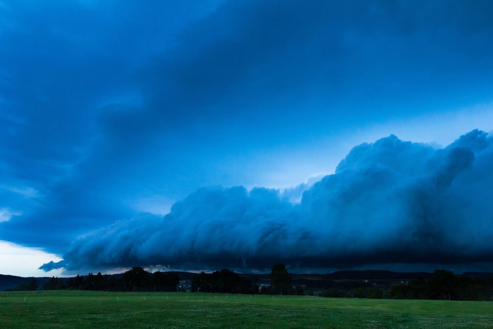 Canon EOS 60D sample photo. Thunderstorm, storm, blue hour photography