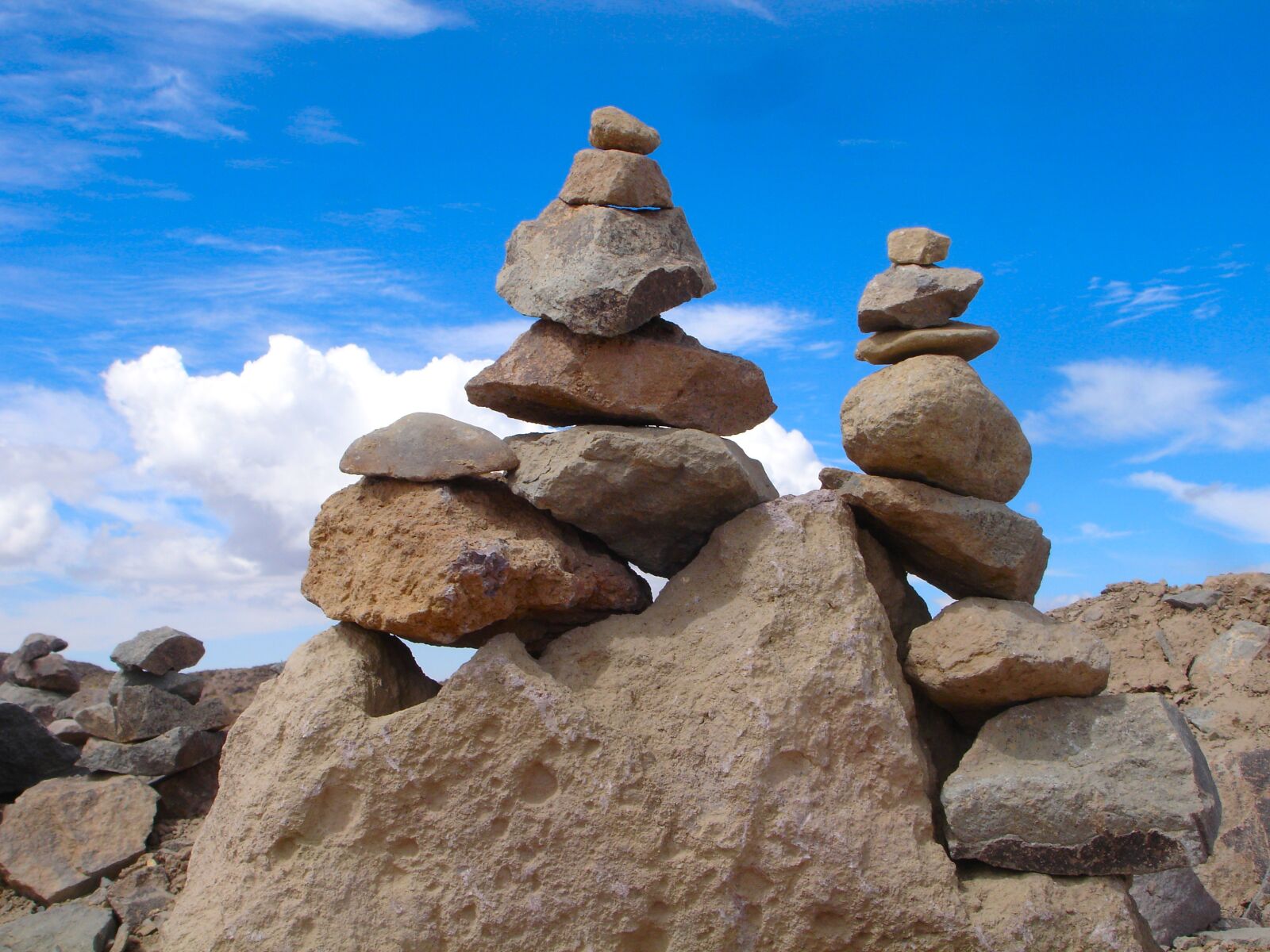 Sony DSC-P200 sample photo. Pile of stones, stacked photography