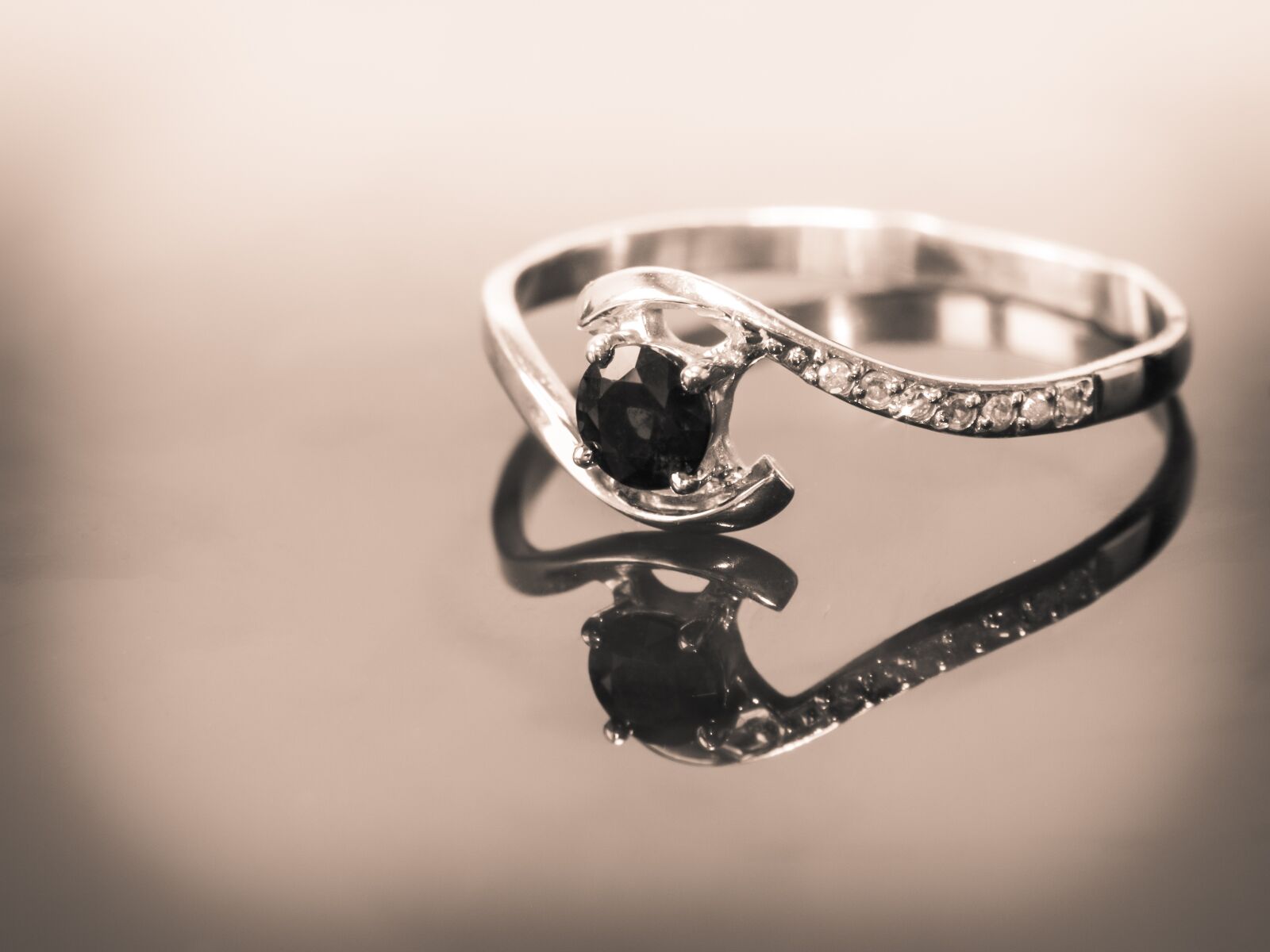 Olympus E-520 (EVOLT E-520) sample photo. Ring, sapphire, diamonds photography