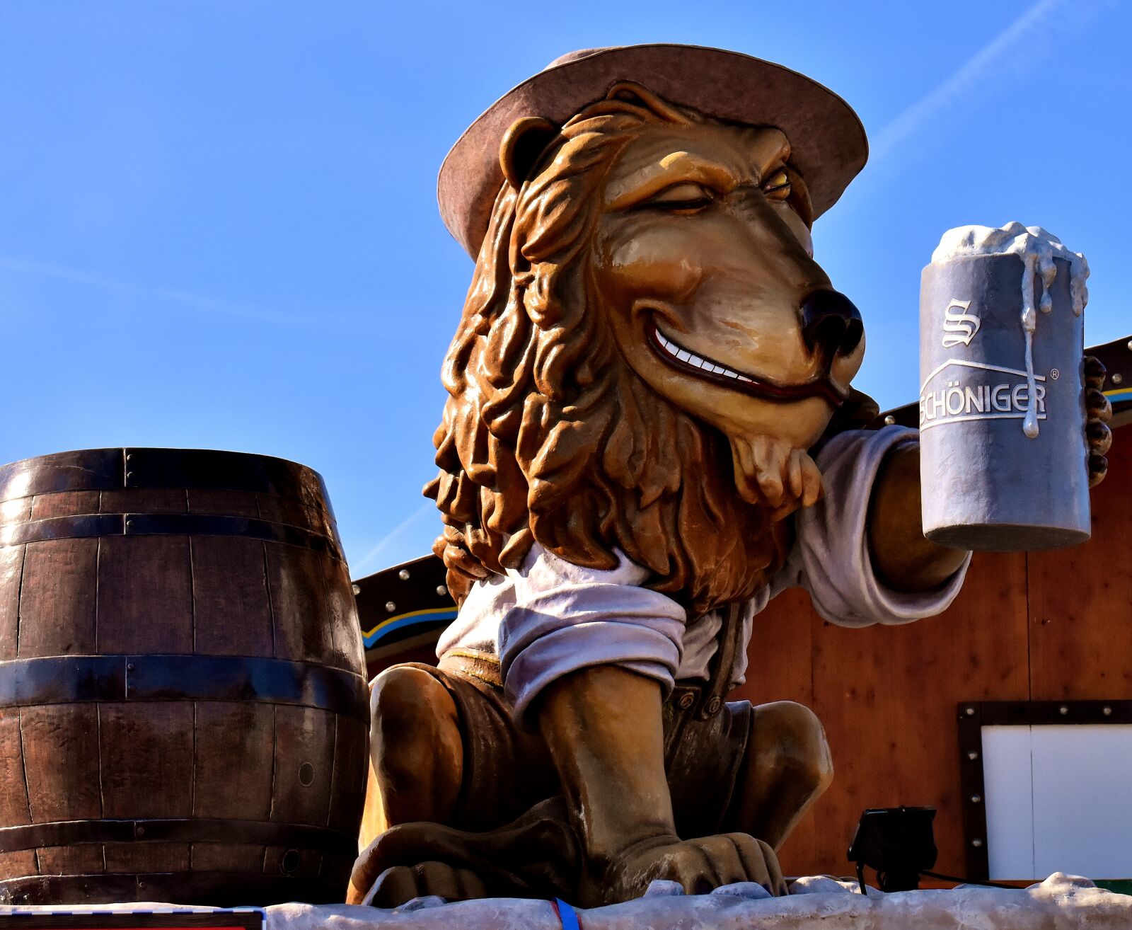 Nikon D7200 sample photo. Lion, figure, drinking beer photography