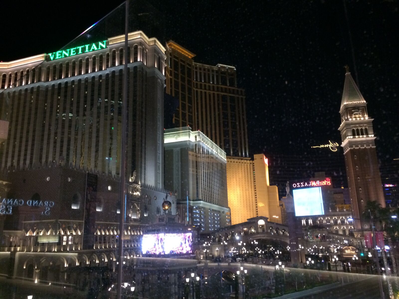 iPhone 5s back camera 4.15mm f/2.2 sample photo. Venetian, lasvegas, nevada photography