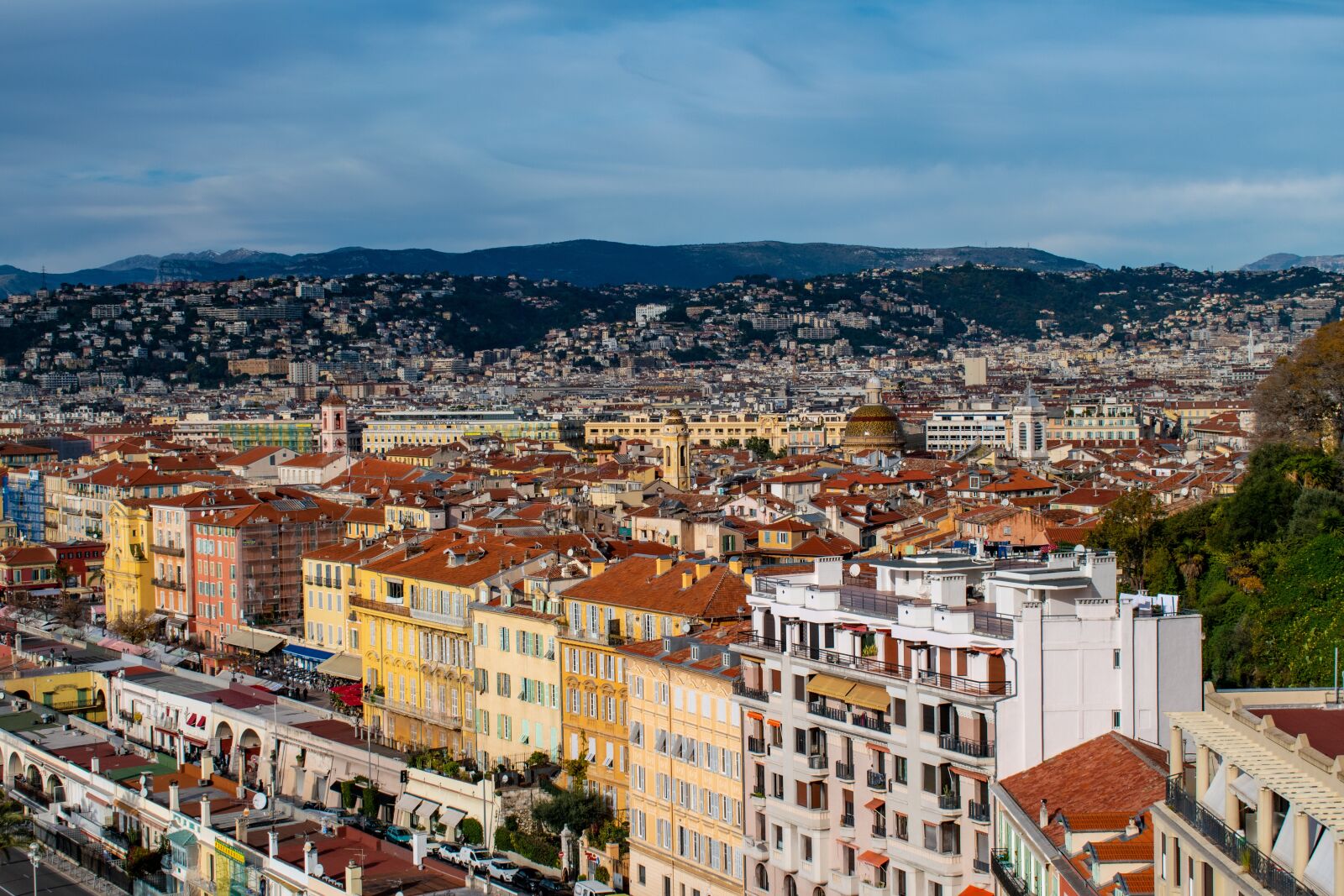 Nikon D5600 sample photo. Mountains, trees, city photography