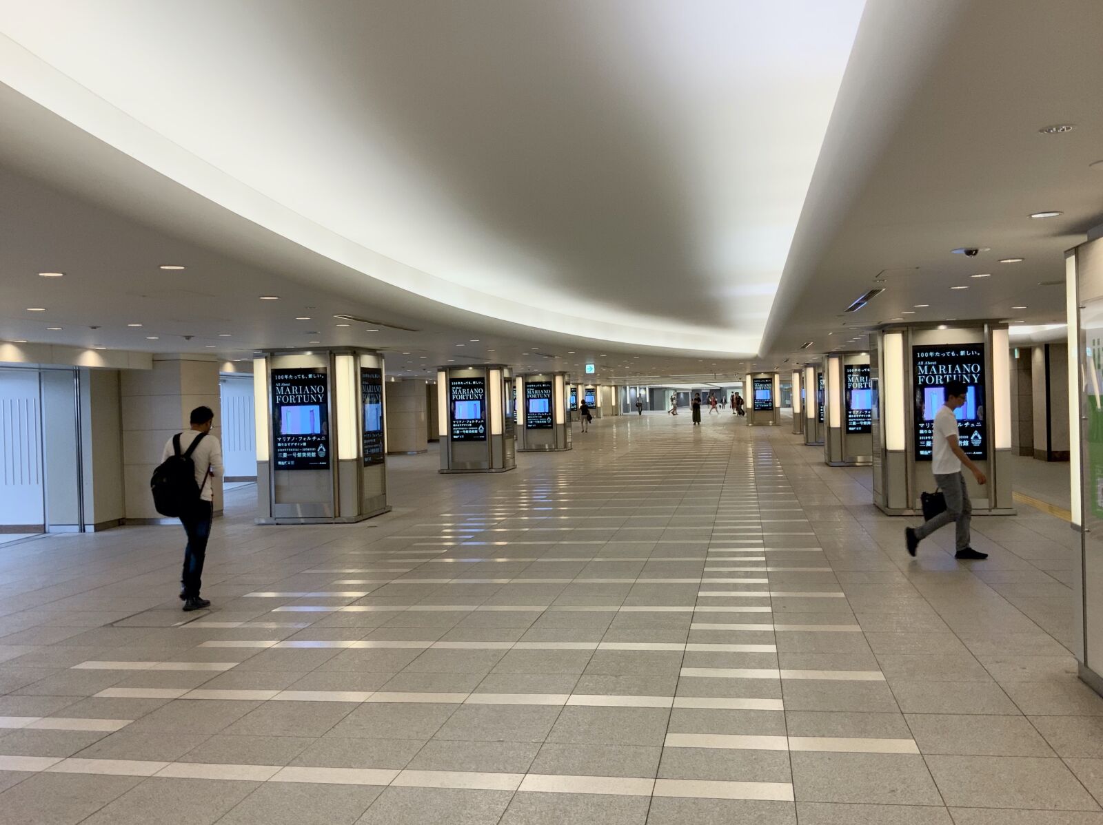 iPad Pro (11-inch) back camera 3mm f/1.8 sample photo. Train station, subway station photography