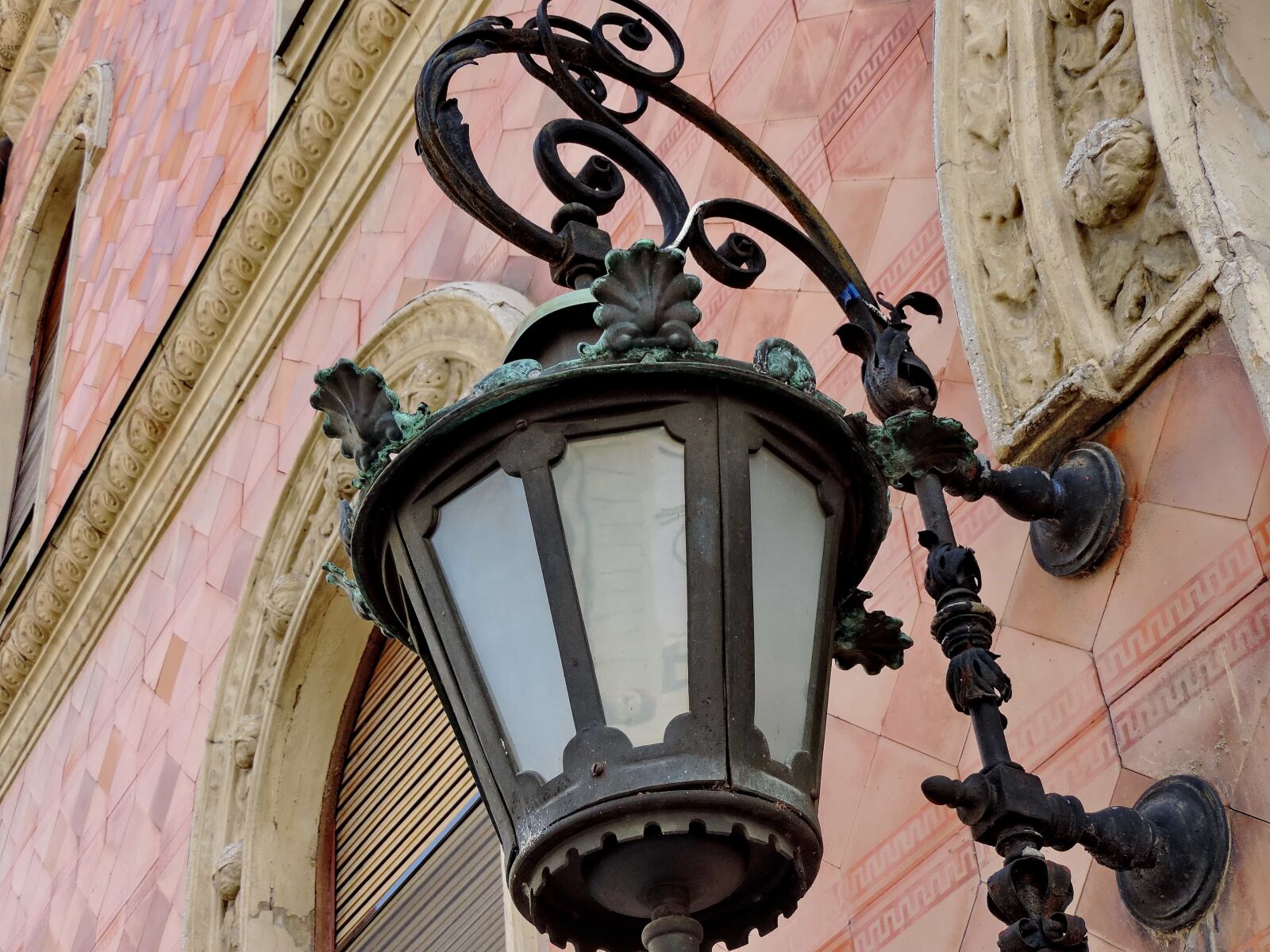 Nikon Coolpix P520 sample photo. Cast iron, facade, architecture photography