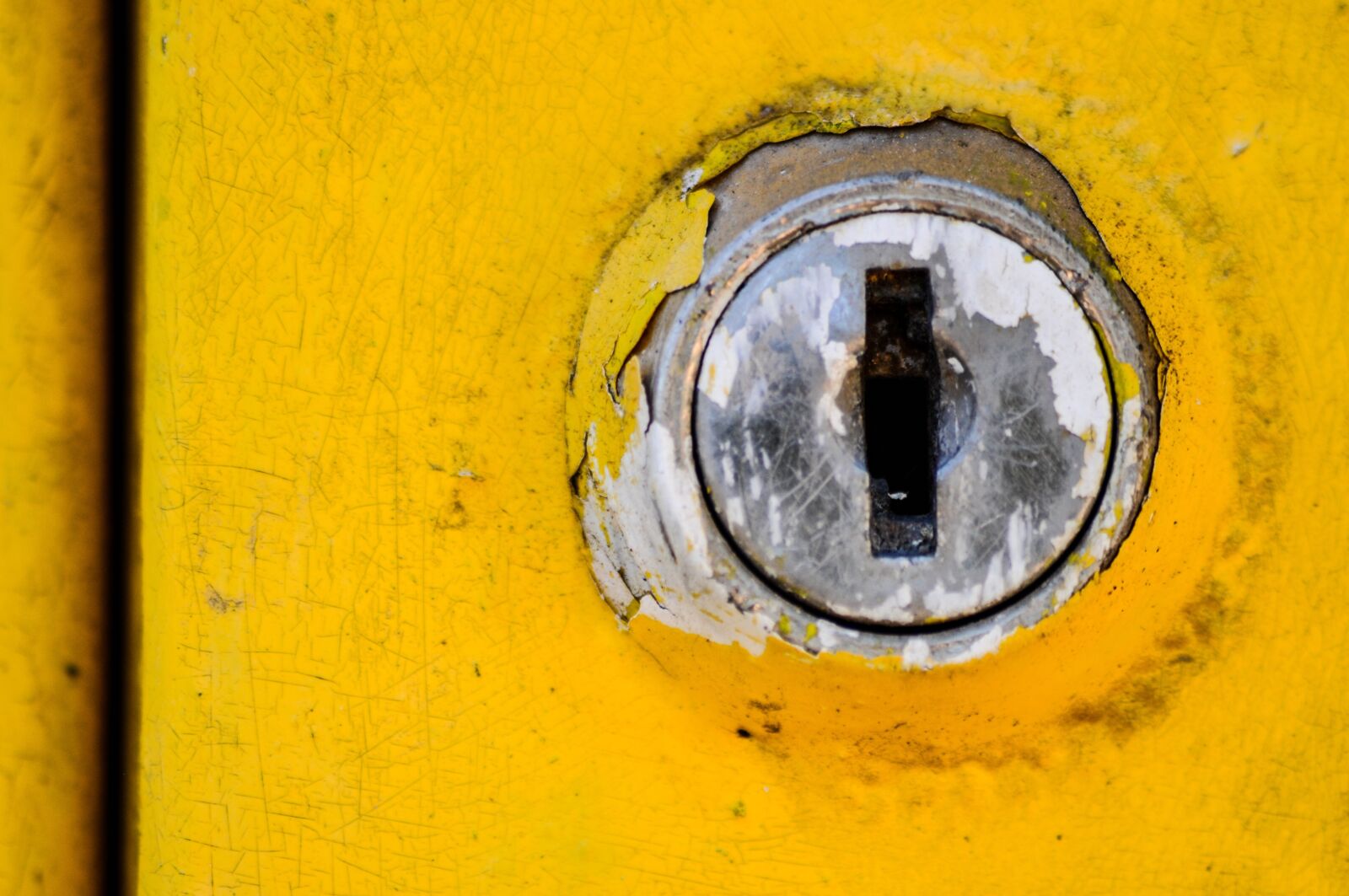 Nikon D90 sample photo. Keyhole, locked, old photography