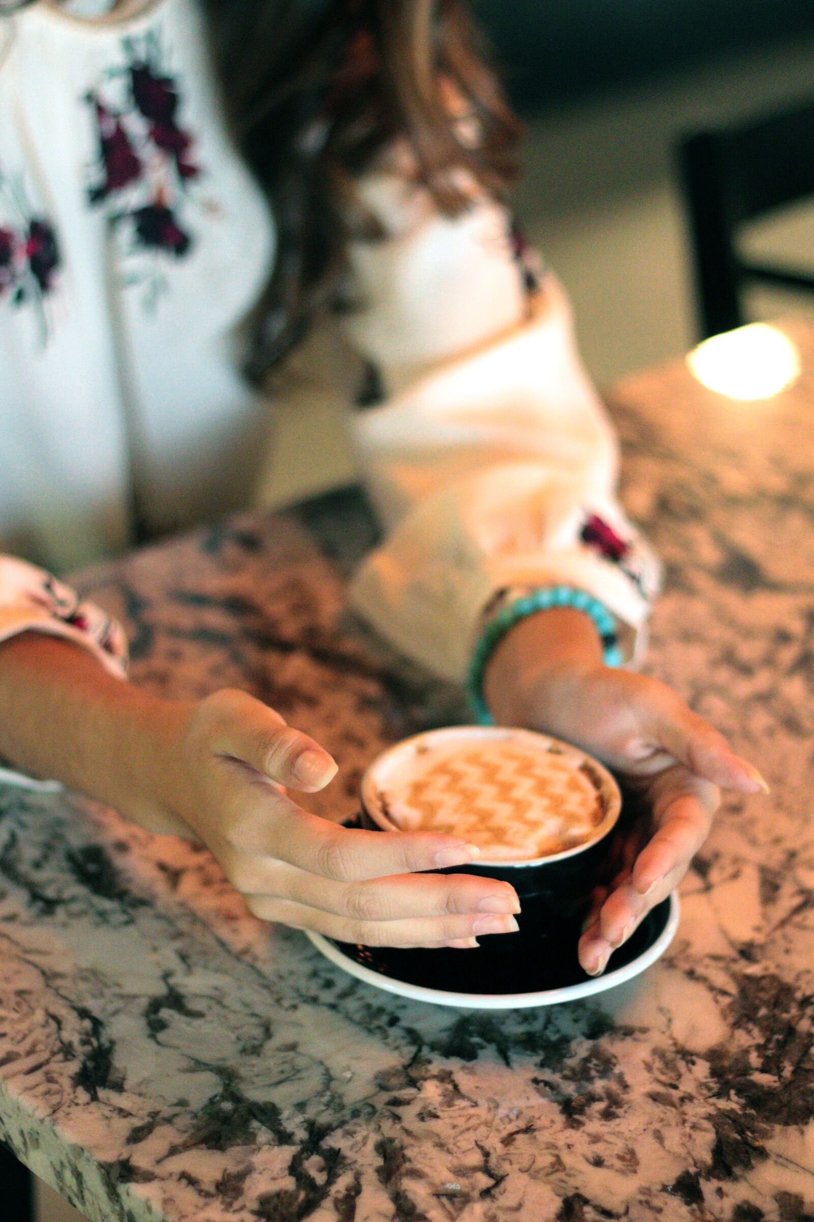 Canon EOS 70D + Canon EF 50mm F1.8 II sample photo. Coffee, hands, woman photography
