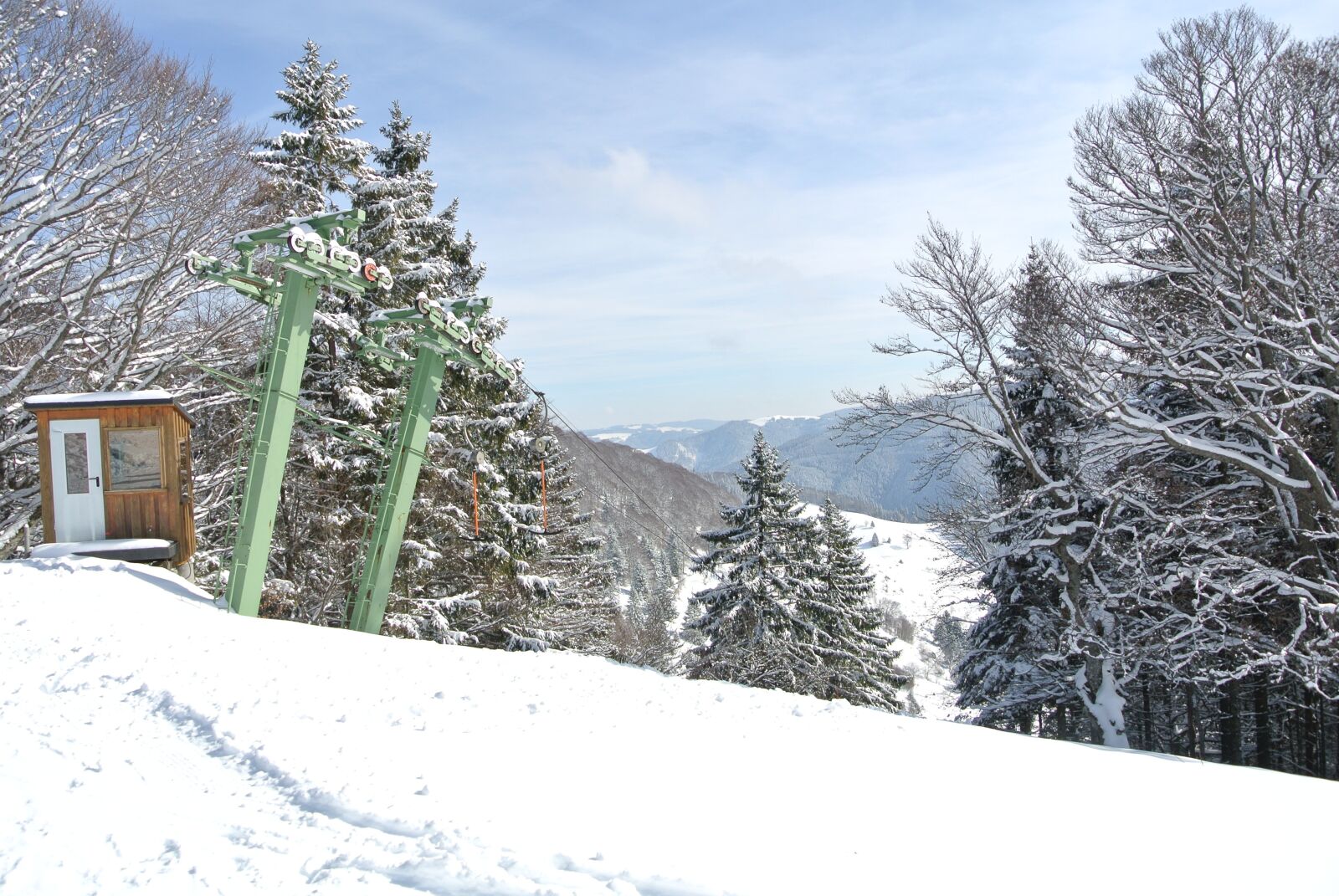 Nikon 1 Nikkor VR 10-30mm F3.5-5.6 sample photo. Schauinsland, snow, ski lift photography
