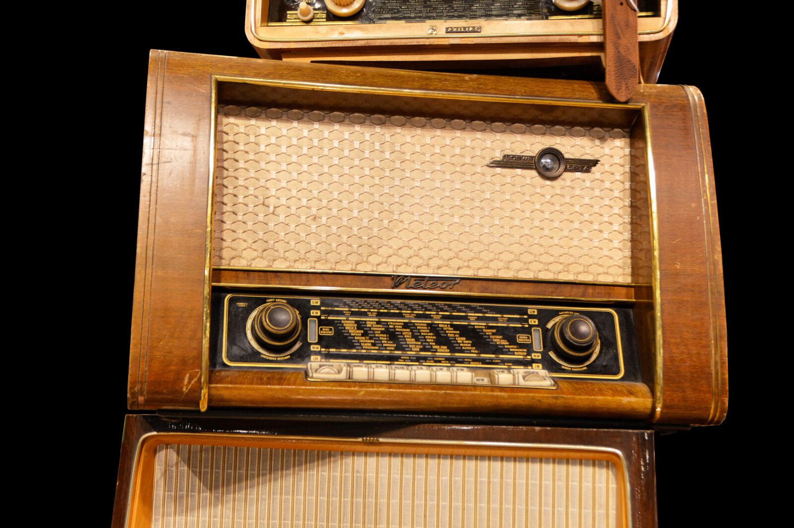 Nikon D3200 sample photo. Radio, tubes radio, receiver photography
