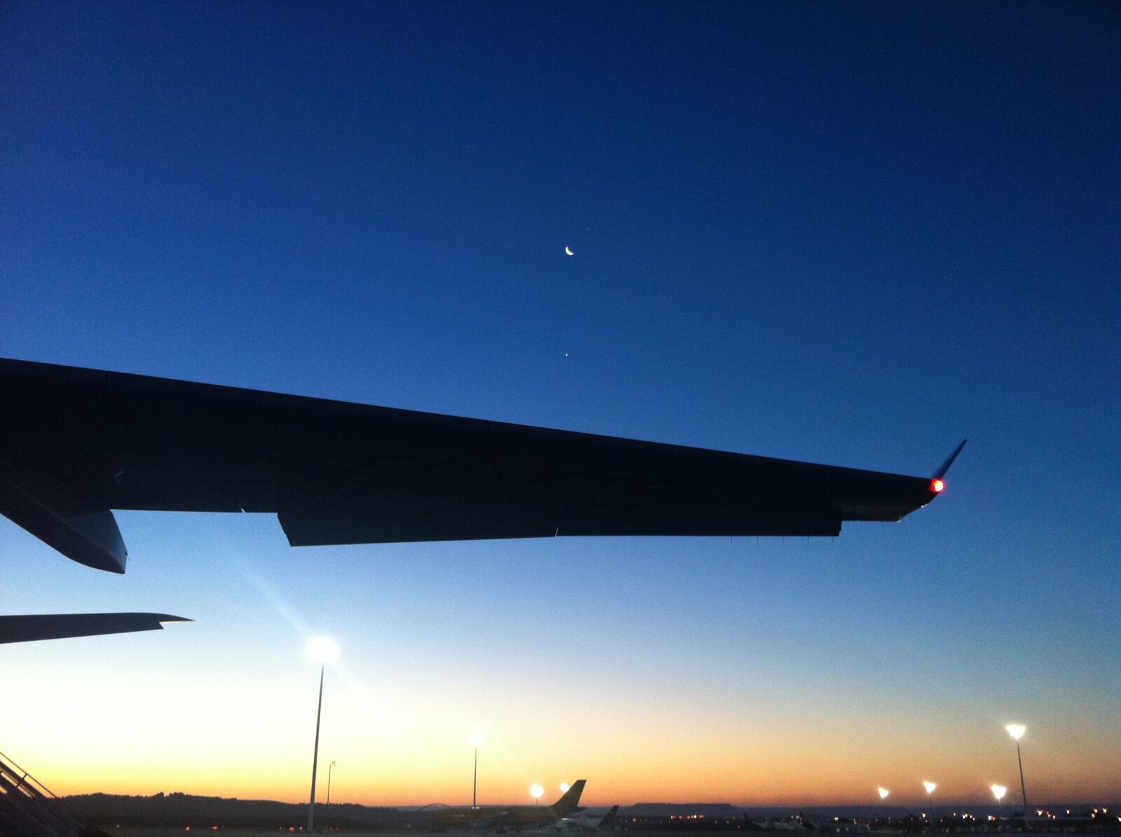 Apple iPhone 4 sample photo. Aeroplane, aircraft, wing photography