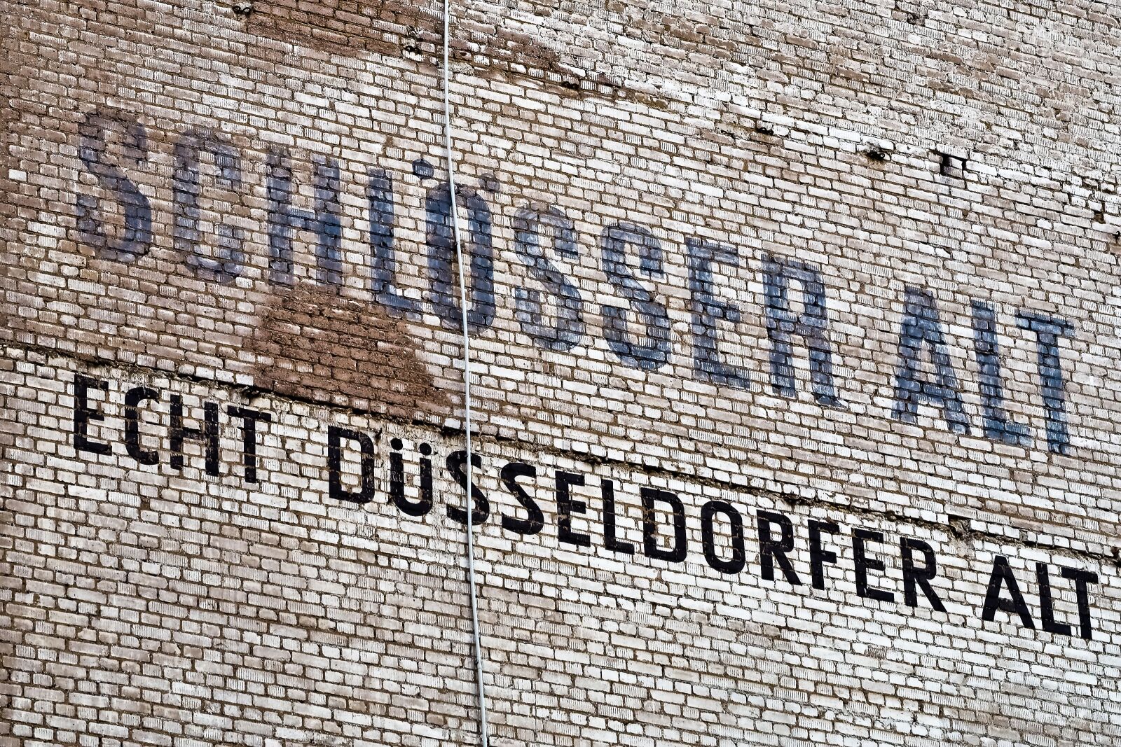 Olympus OM-D E-M10 sample photo. Facade, old, wall photography