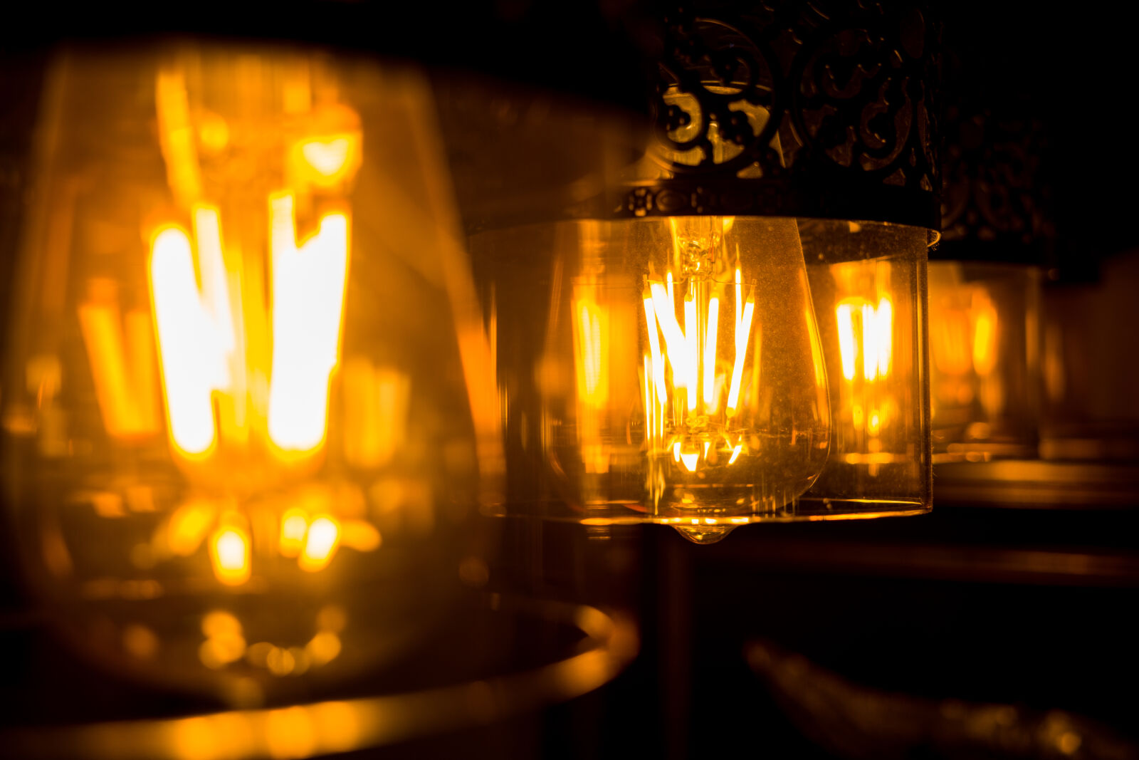 Ricoh GR IIIx sample photo. Lamp bokeh photography