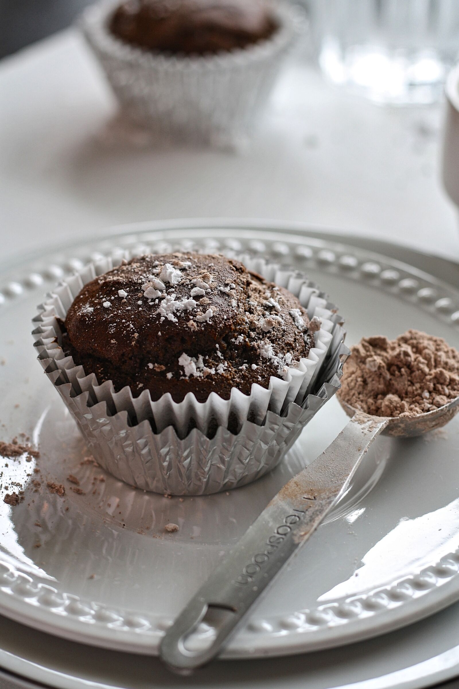 Canon EOS 1000D (EOS Digital Rebel XS / EOS Kiss F) sample photo. Cupcakes, chocolate, dark photography