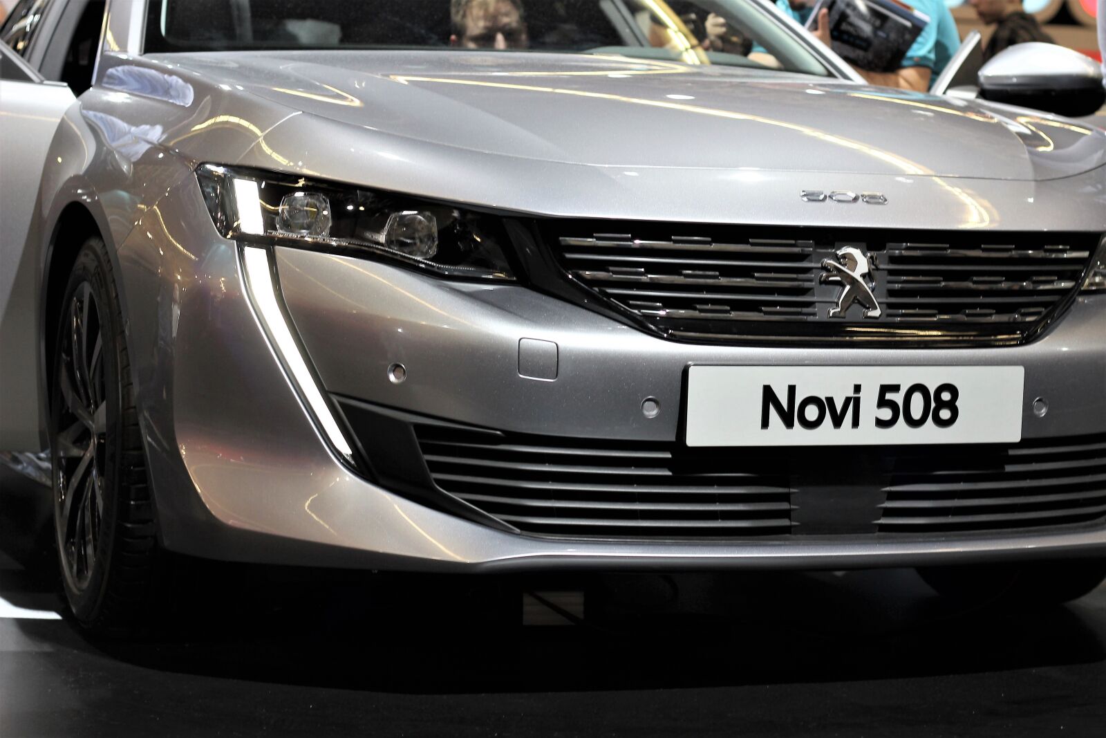 Canon EOS 600D (Rebel EOS T3i / EOS Kiss X5) + Canon EF 50mm F1.8 II sample photo. Car, peugeot 508, auto photography