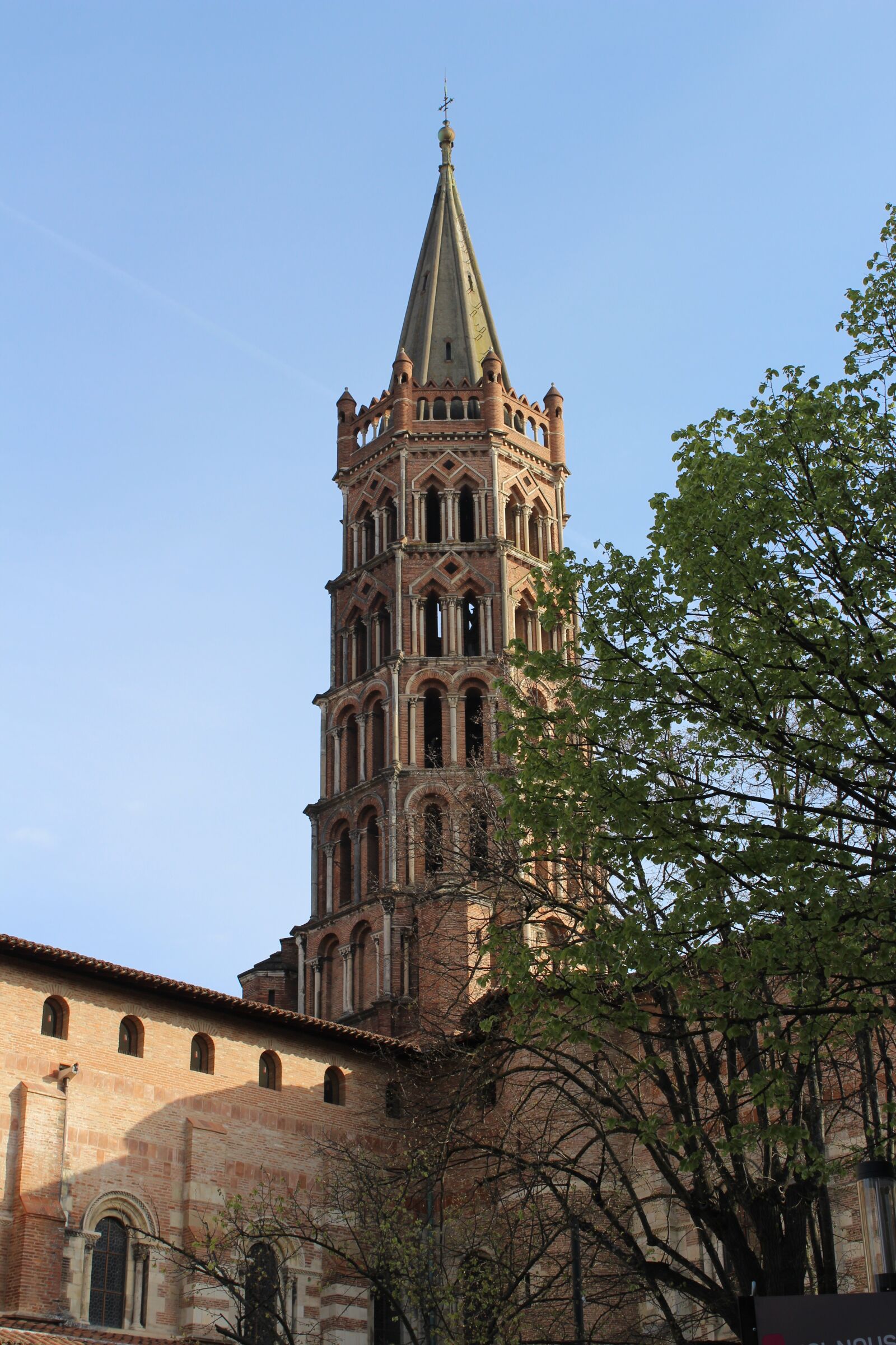 Canon EOS 1200D (EOS Rebel T5 / EOS Kiss X70 / EOS Hi) sample photo. Saint sernin, basilica, toulouse photography