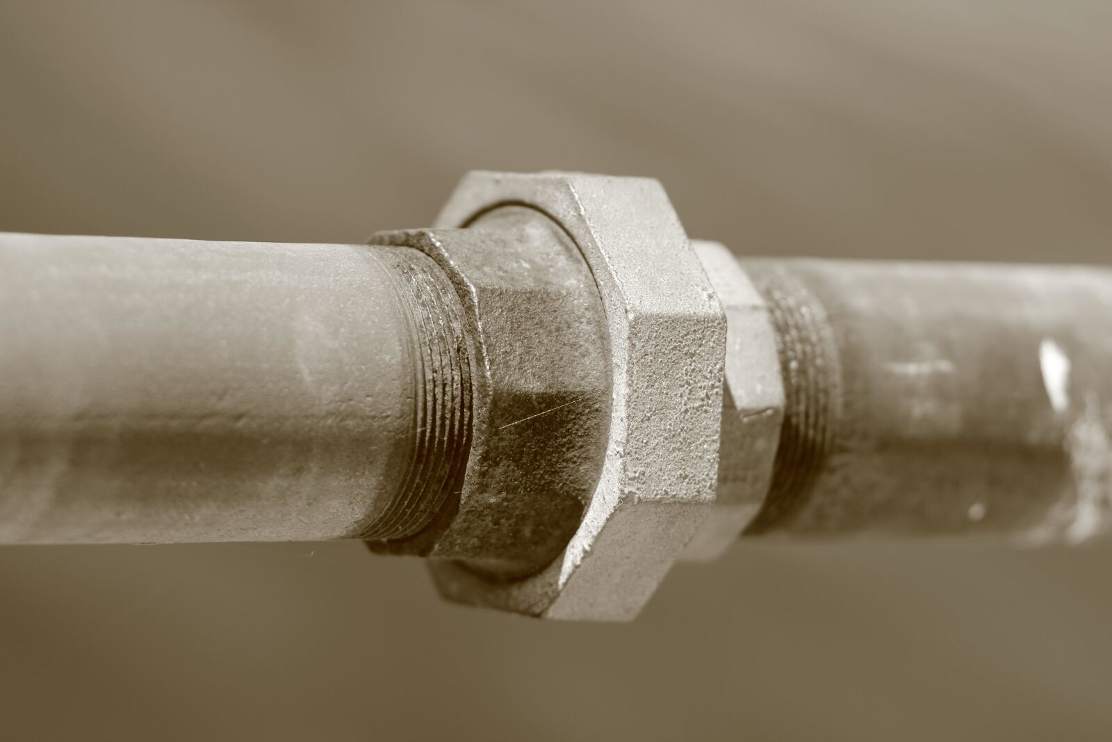 Canon EF 85mm F1.8 USM sample photo. Iron, metal, pipe photography