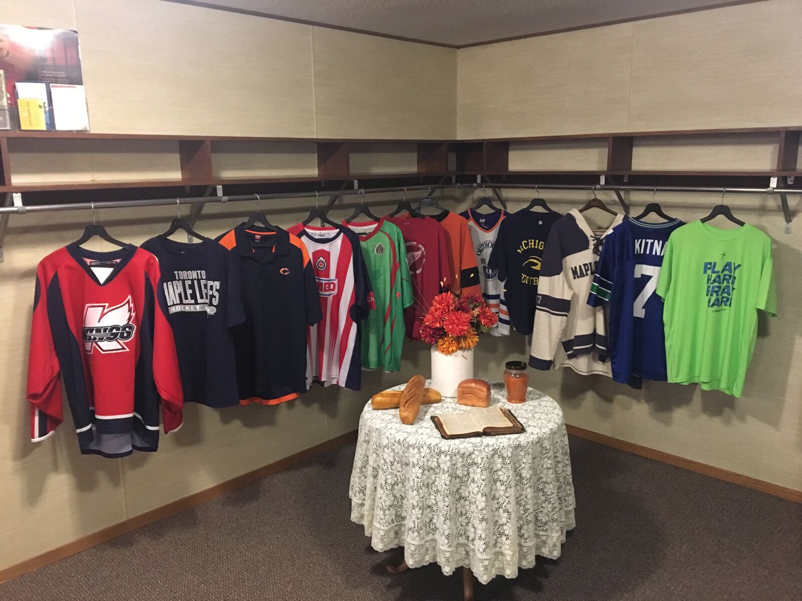 Apple iPhone 6s sample photo. Thanksgiving, sports, jersies photography