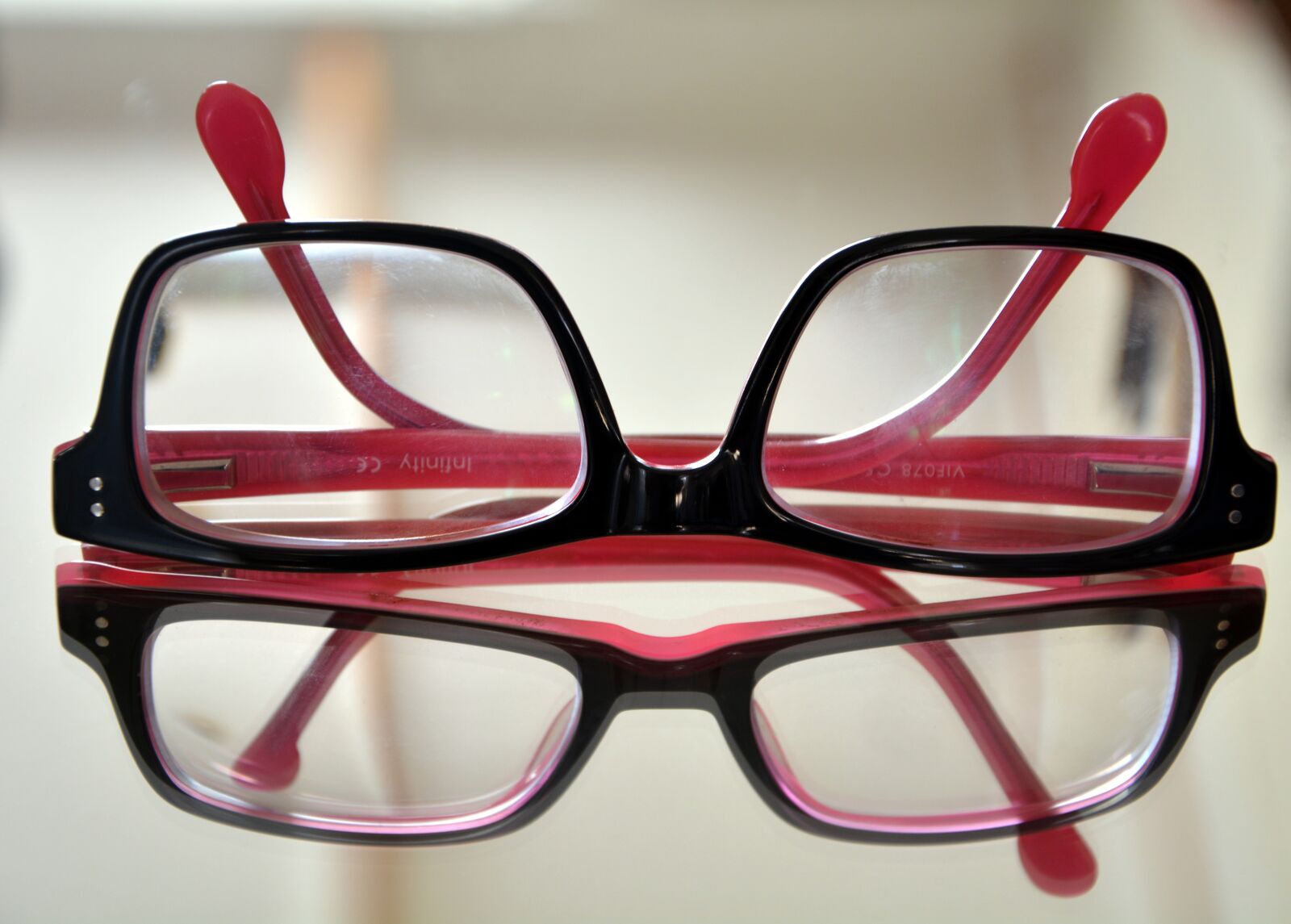 Nikon D5200 sample photo. Spectacles, glasses, reflection photography