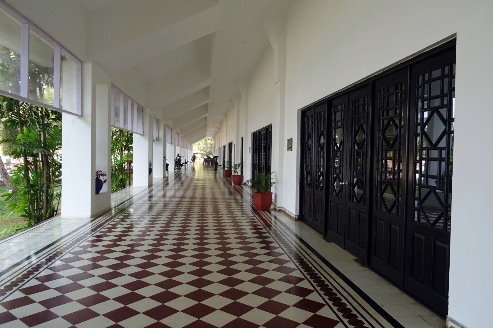 Sony DSC-HX60V sample photo. Corridor, building, hotel photography