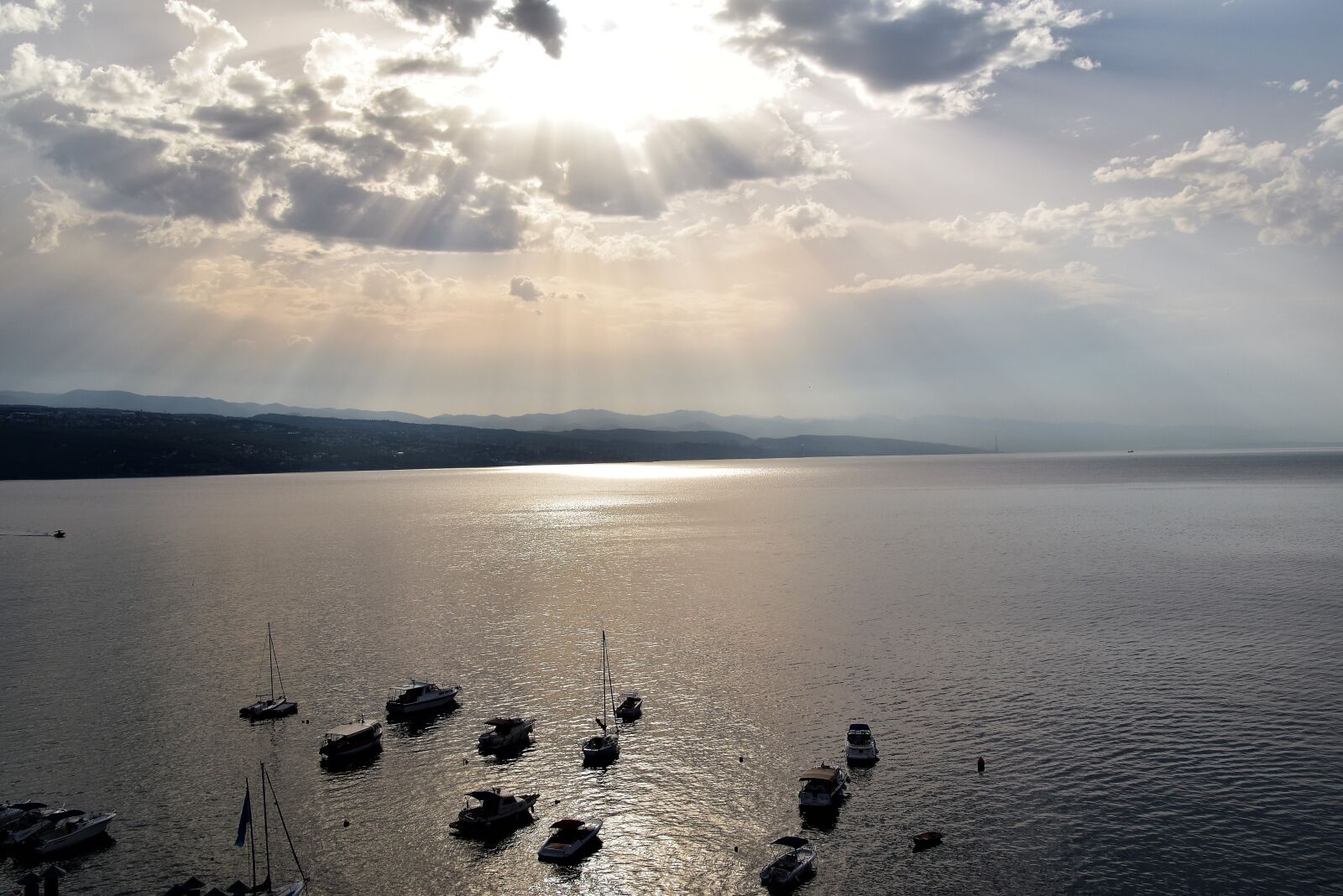 Nikon D5600 sample photo. Sea, sun, sky photography