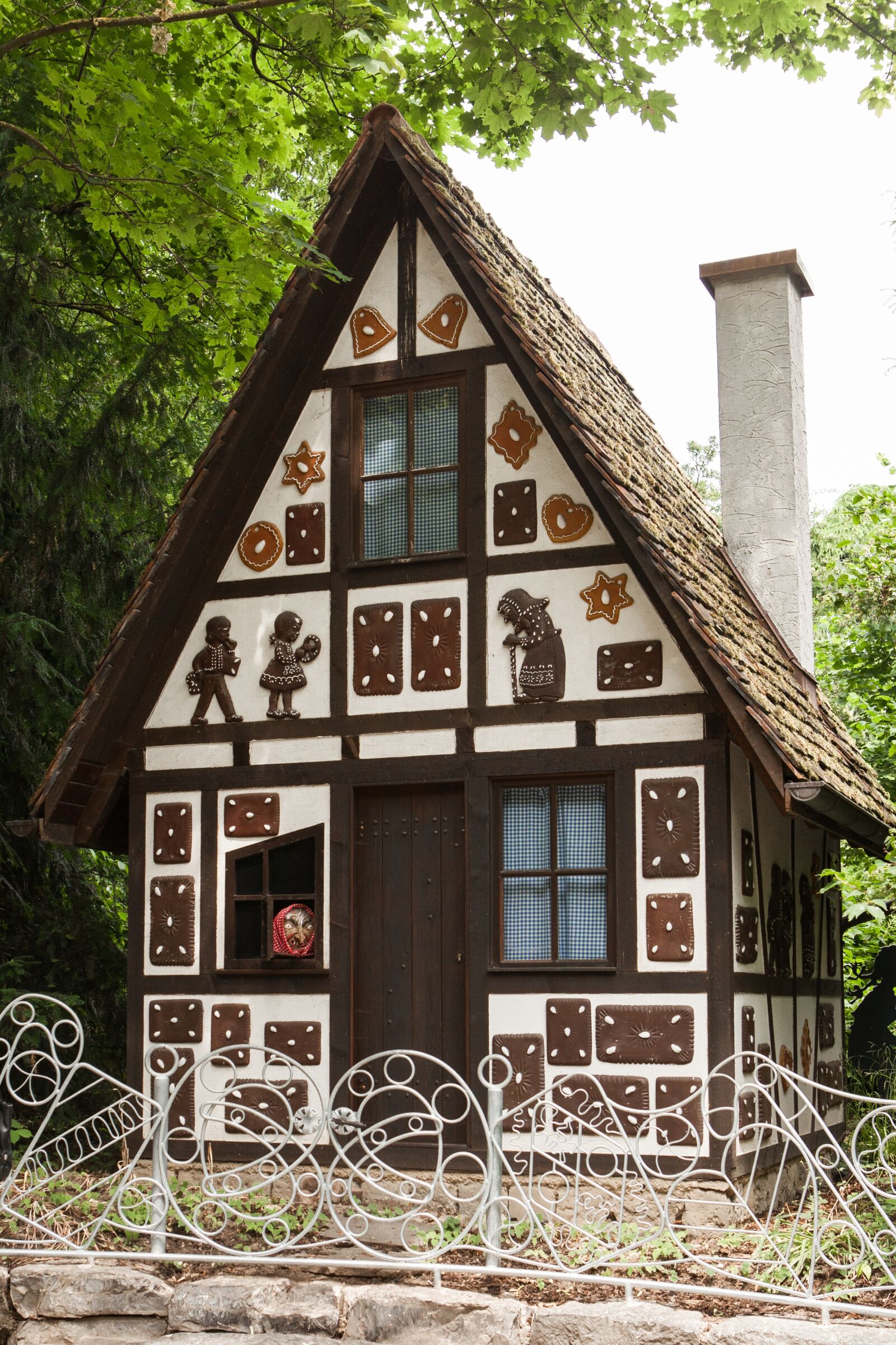 Canon EOS 5D Mark II sample photo. Fairy tale house, the photography