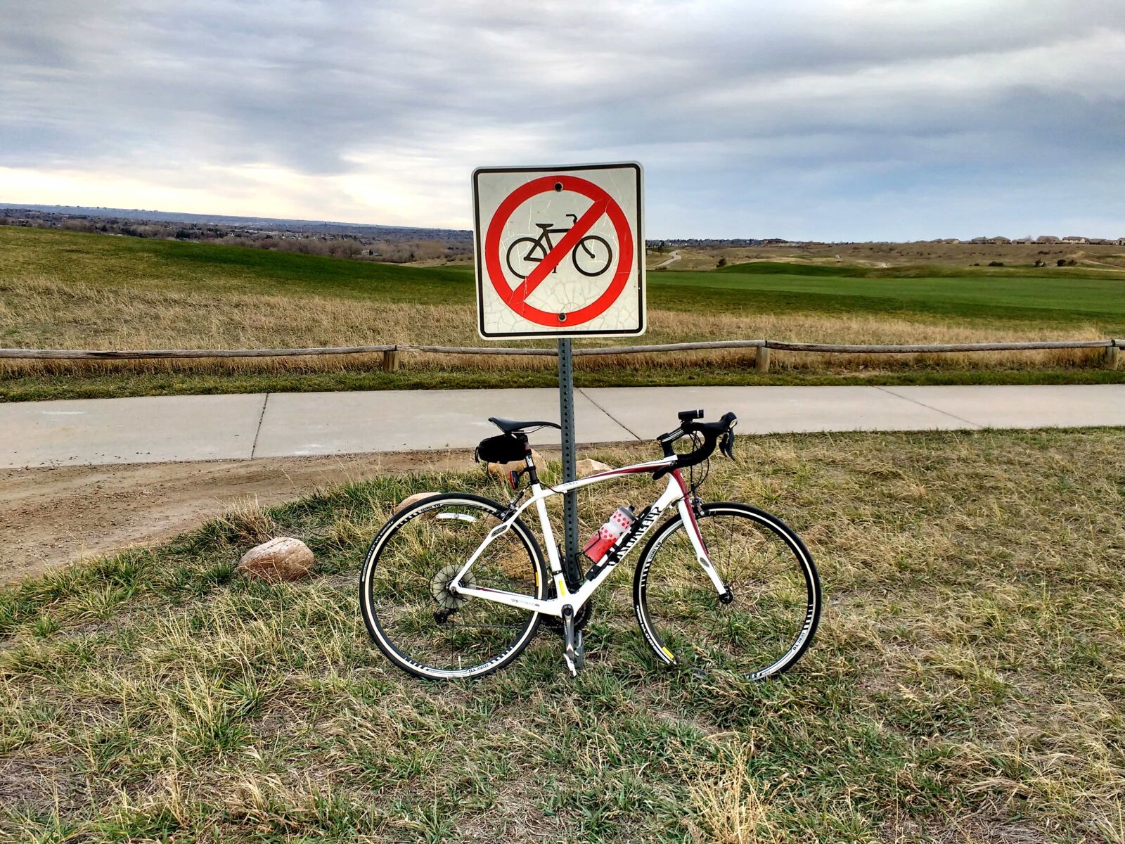 Motorola MotoG3 sample photo. Sign, warning, mountain bike photography