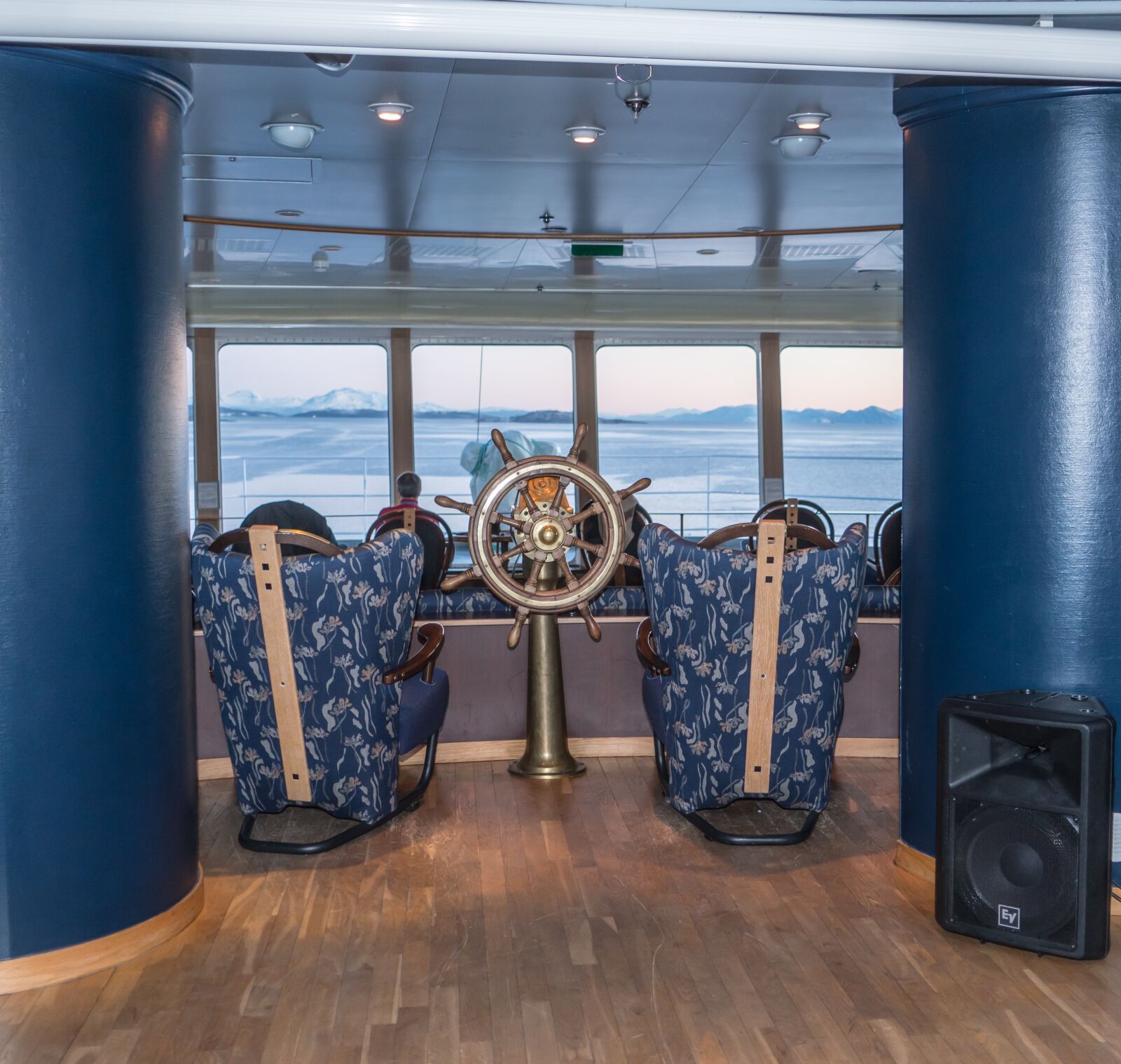 Sony a7R II + Sony FE 24-240mm F3.5-6.3 OSS sample photo. Cruise ship, hurtigruten, lounge photography