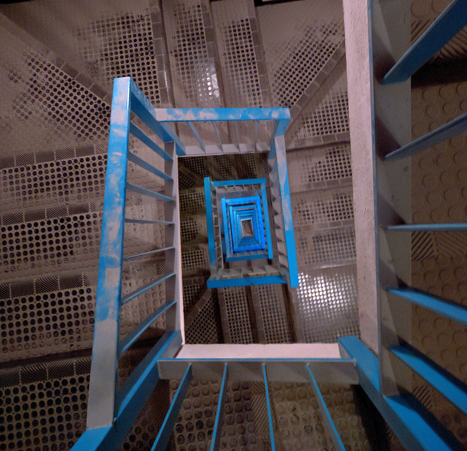 LG Nexus 5X sample photo. Dust, horror, ladder, run photography