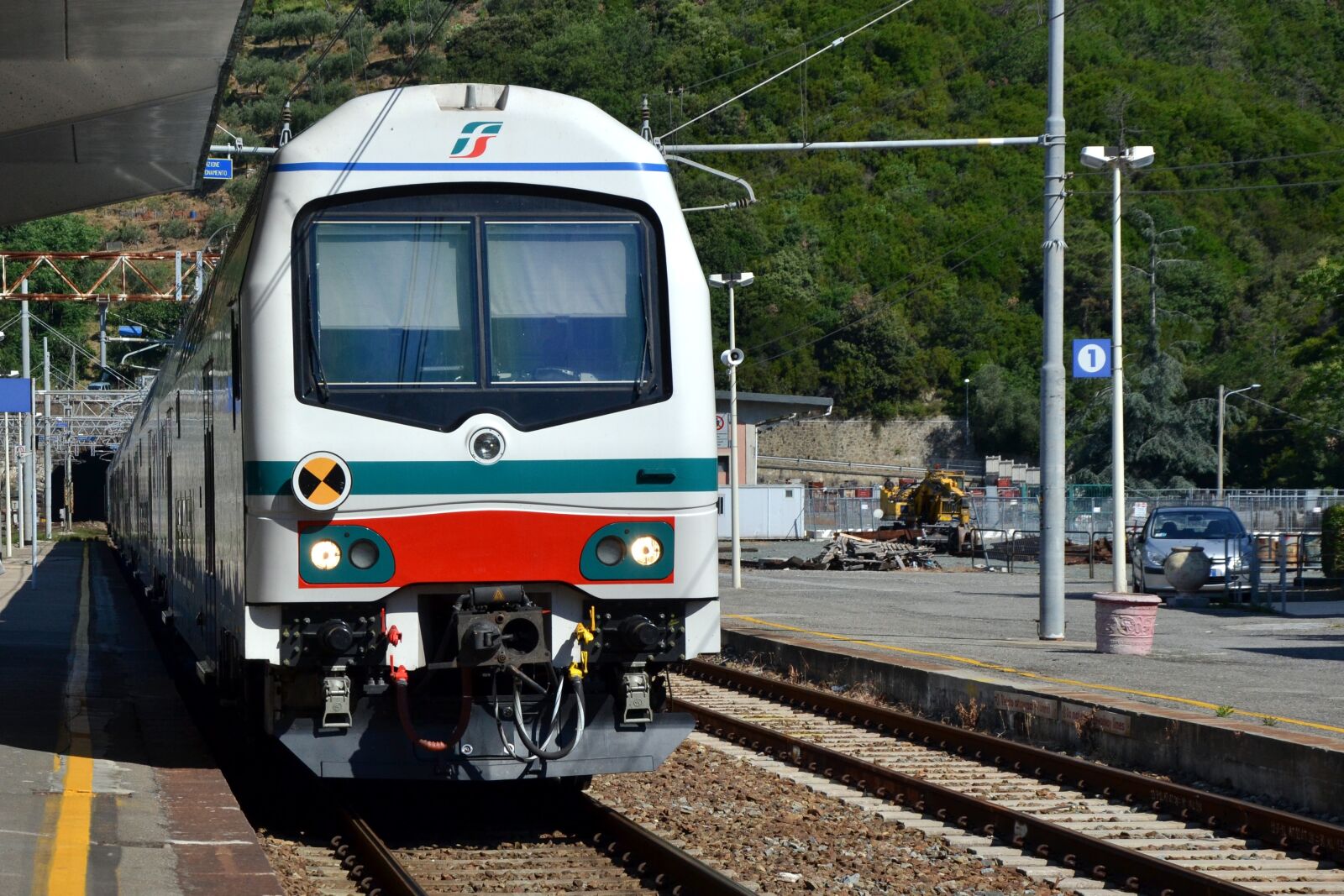Nikon D3100 sample photo. Train, track, italy photography