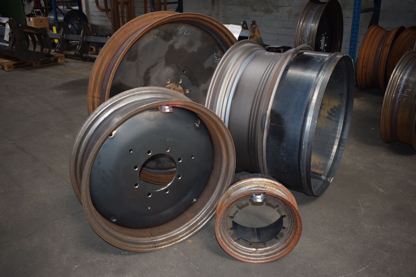 Nikon D3300 sample photo. Wheels, iron, manufacturing photography