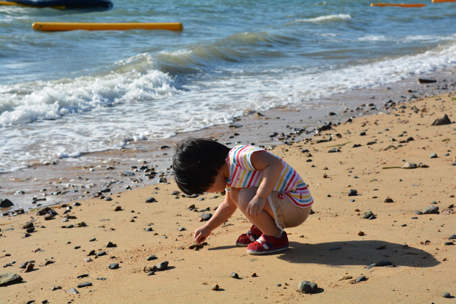 Nikon D7100 sample photo. Kids, sea, pick up photography