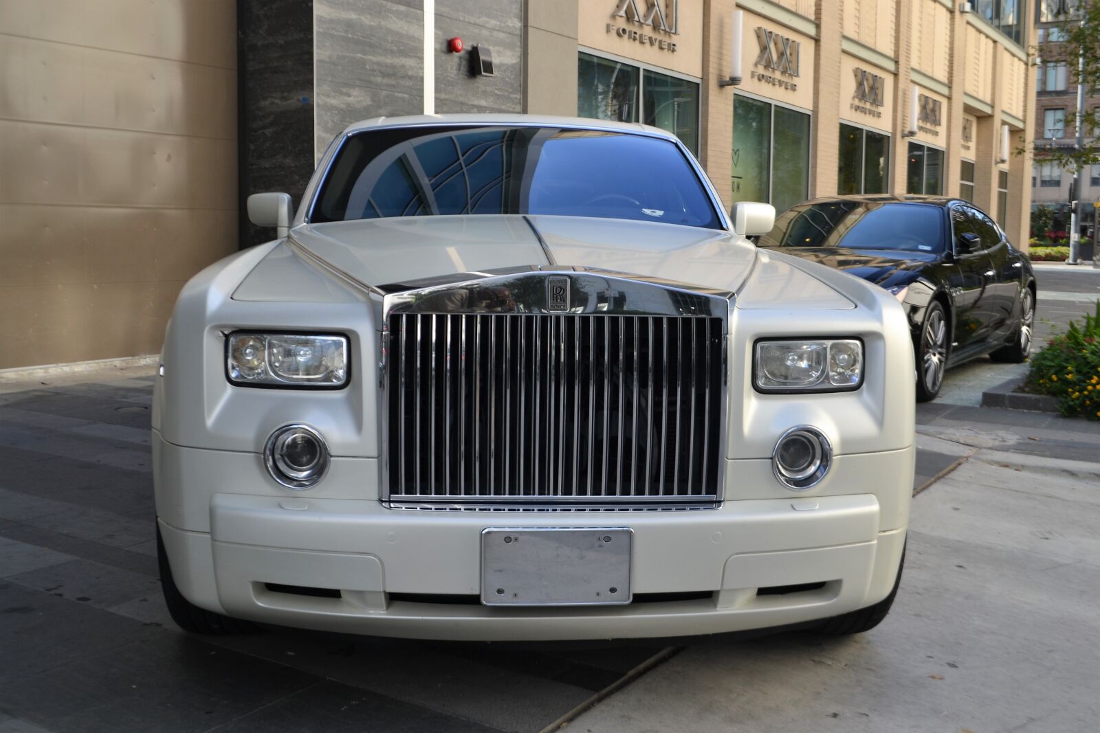 Nikon D3100 sample photo. Rolls-royce, luxury car, new photography