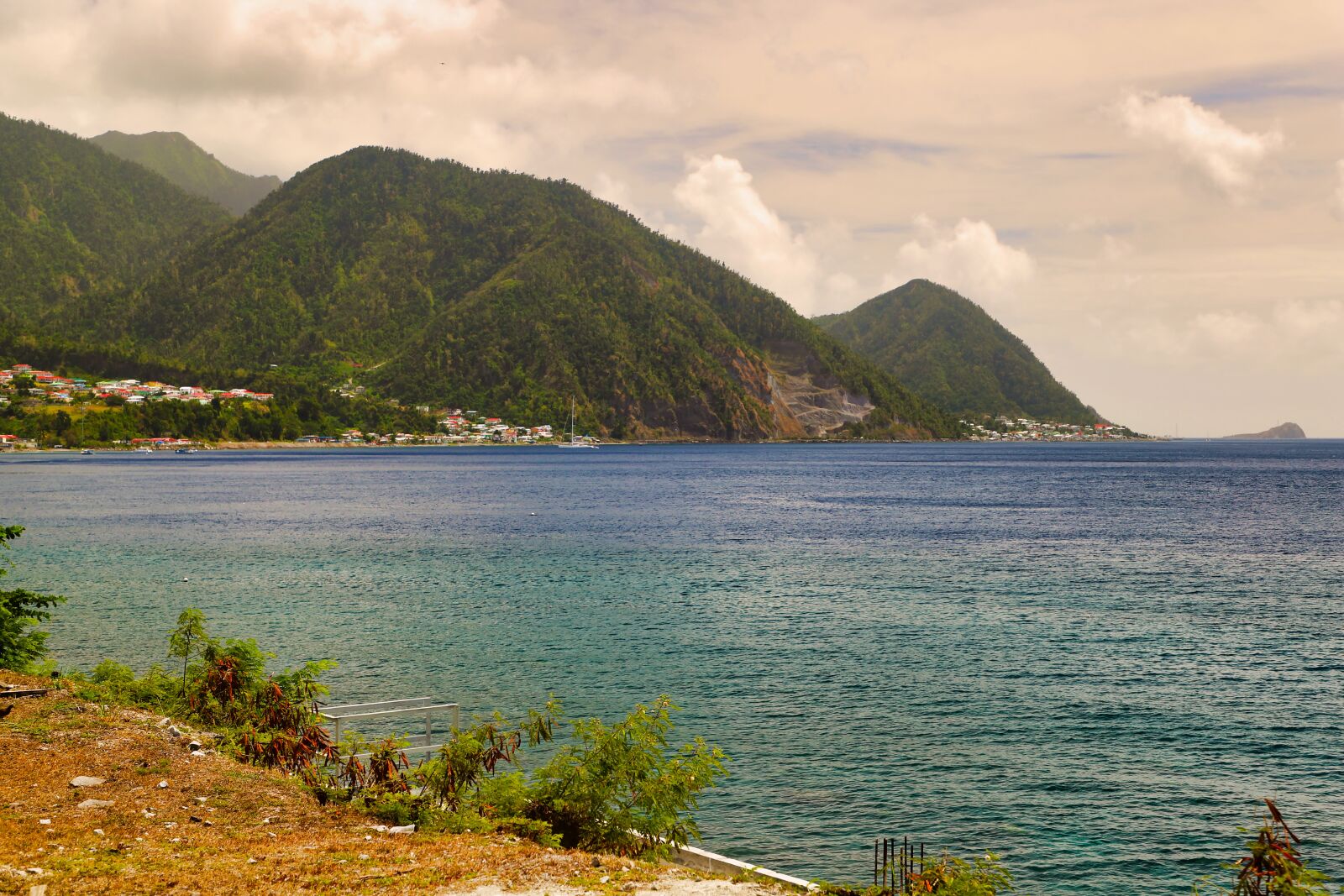 Canon EF 24-105mm F4L IS II USM sample photo. Dominica, roseau, caribbean photography