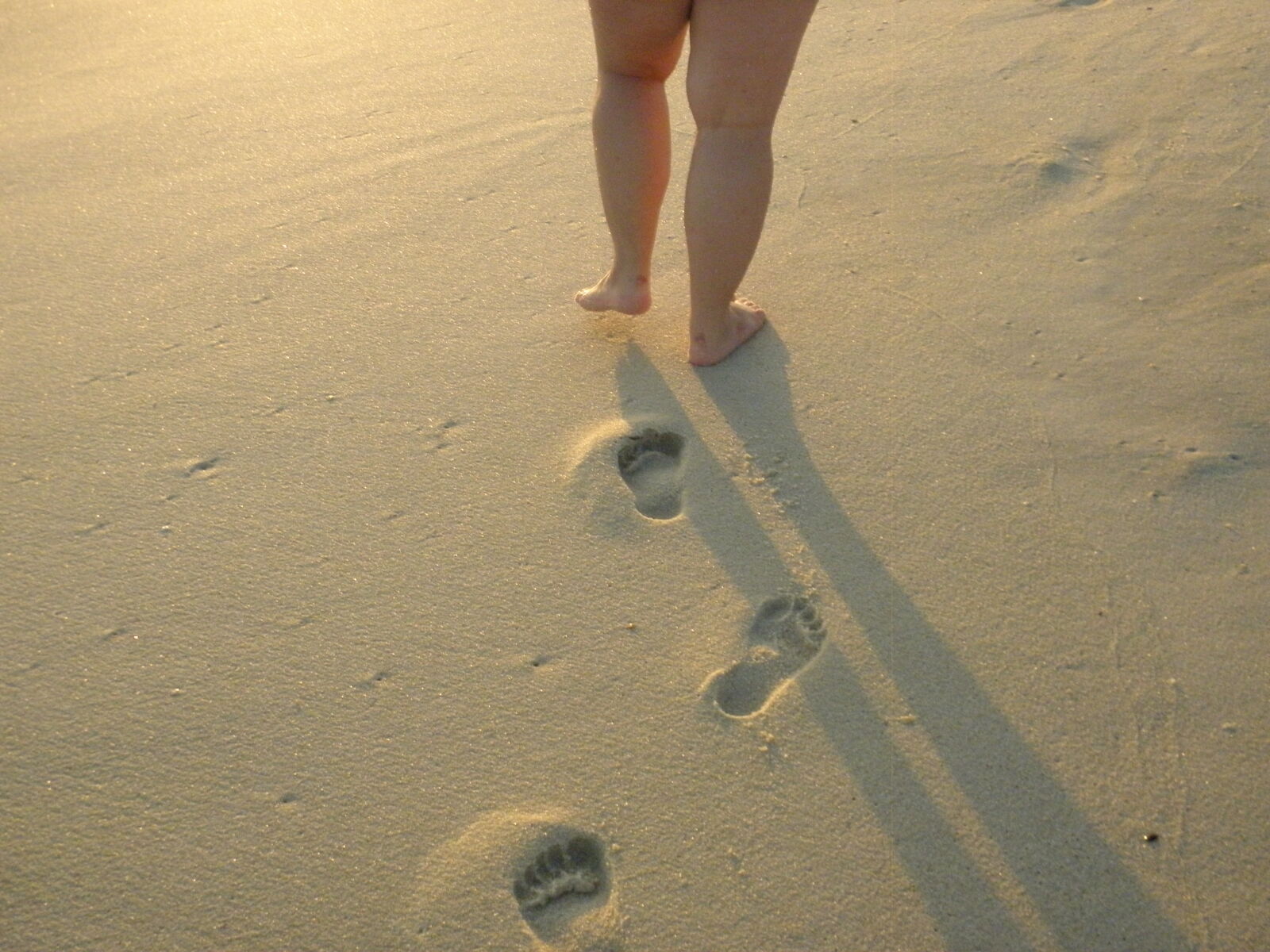 Olympus SP600UZ sample photo. Beach, footprint, footprints photography