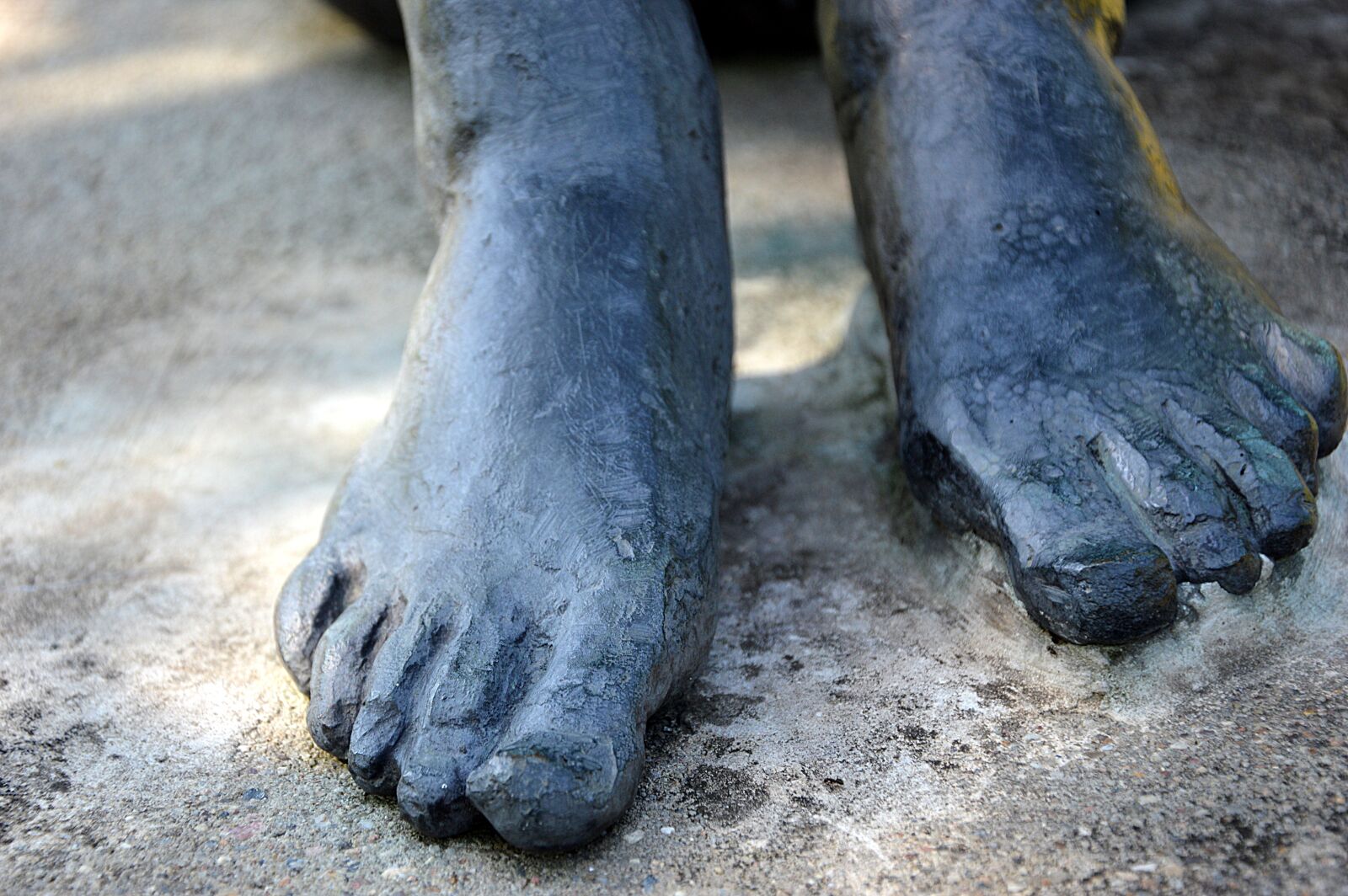 Nikon D3200 sample photo. Feet, statue, art photography