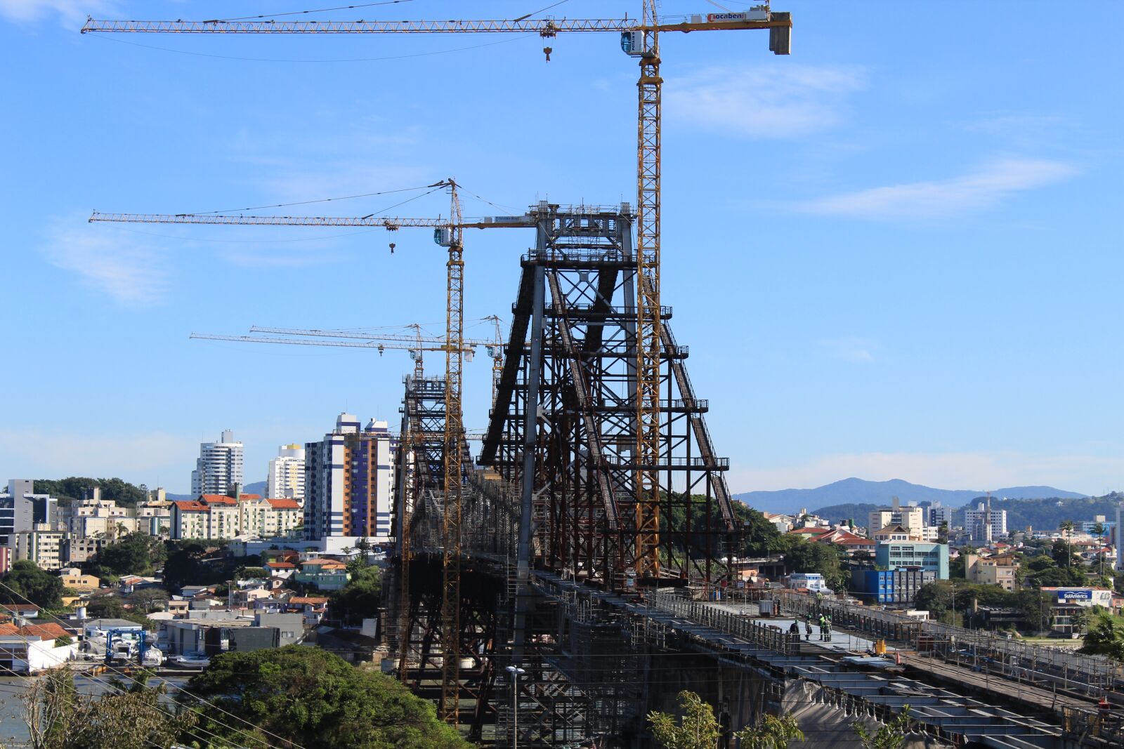 Canon EOS 1300D (EOS Rebel T6 / EOS Kiss X80) sample photo. Civil engineering, bridge, workers photography