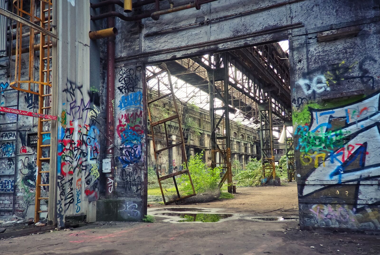 Olympus OM-D E-M10 sample photo. Lost places, rooms, abandoned photography