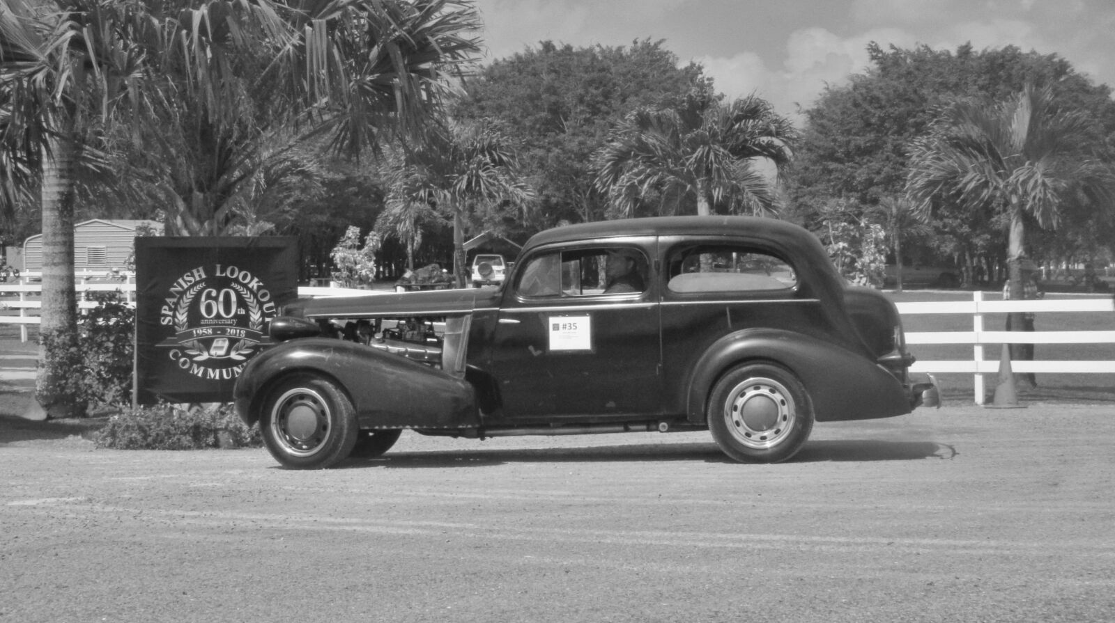 Canon PowerShot SX530 HS sample photo. Antique, vehicle, car photography