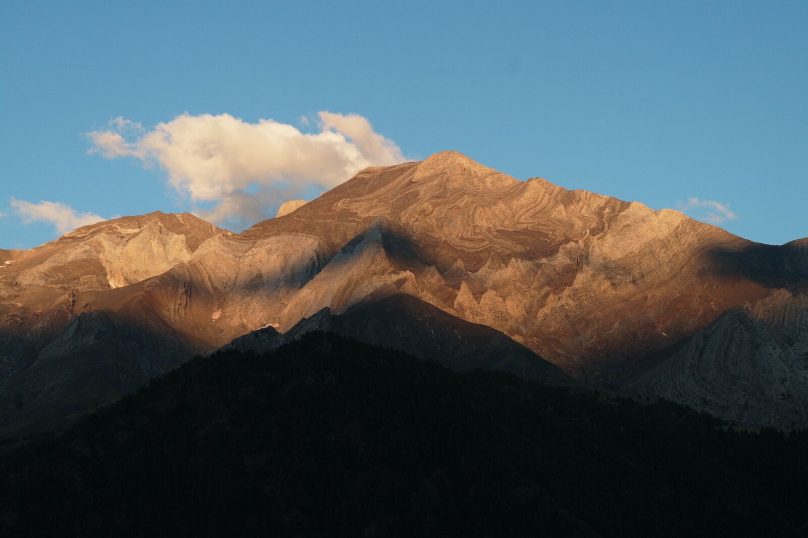 Samsung NX10 sample photo. Mountain, peak, mountaineering photography