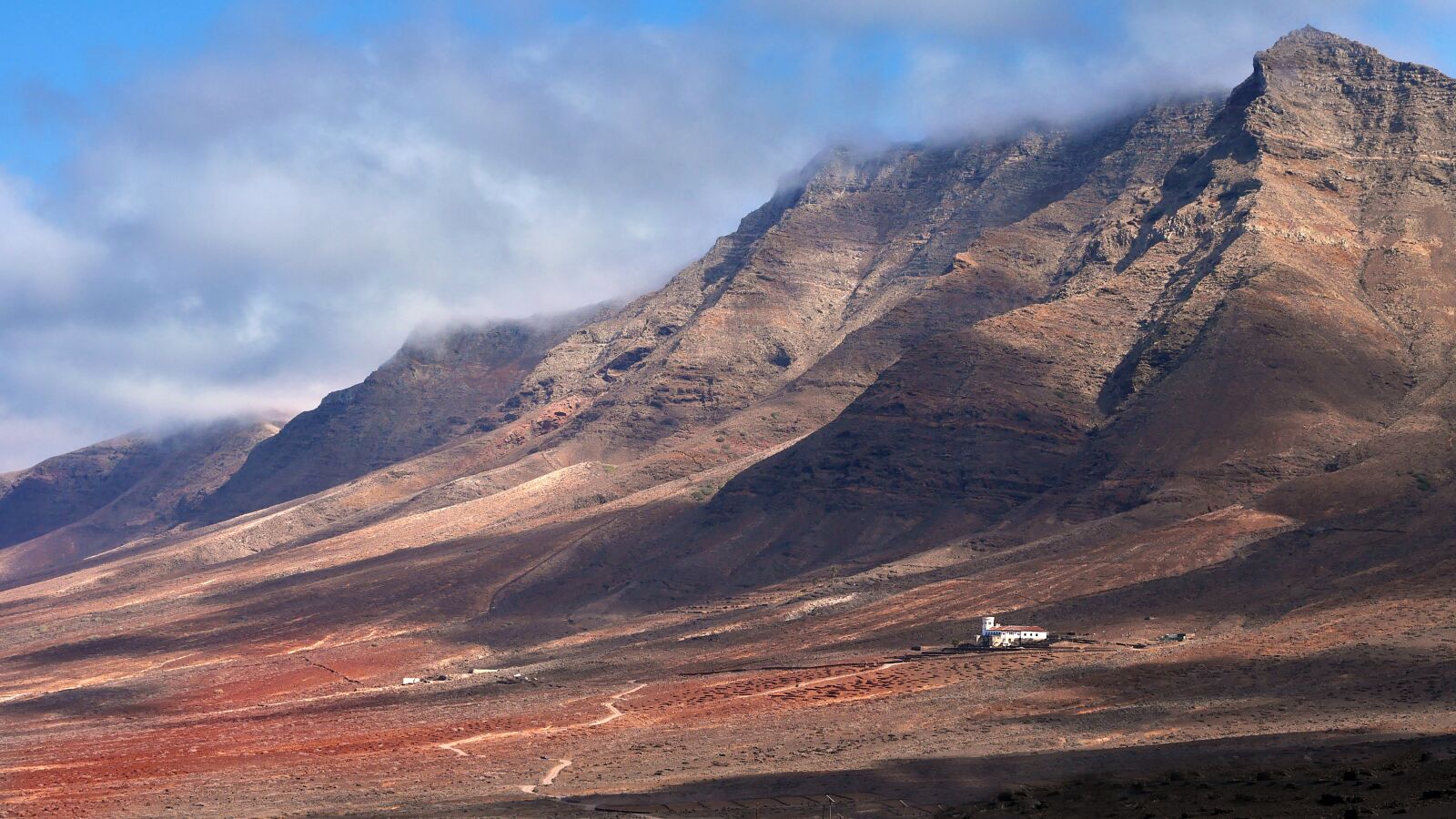 Panasonic Lumix DMC-GX85 (Lumix DMC-GX80 / Lumix DMC-GX7 Mark II) sample photo. Canary islands, mountains, desert photography