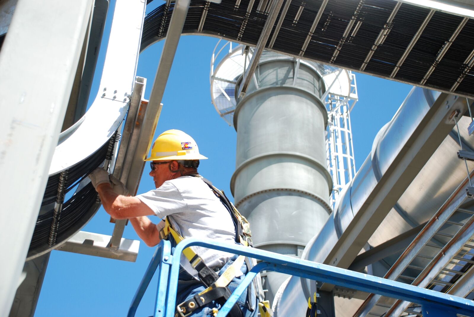 Nikon D80 sample photo. Worker, height, electricity photography