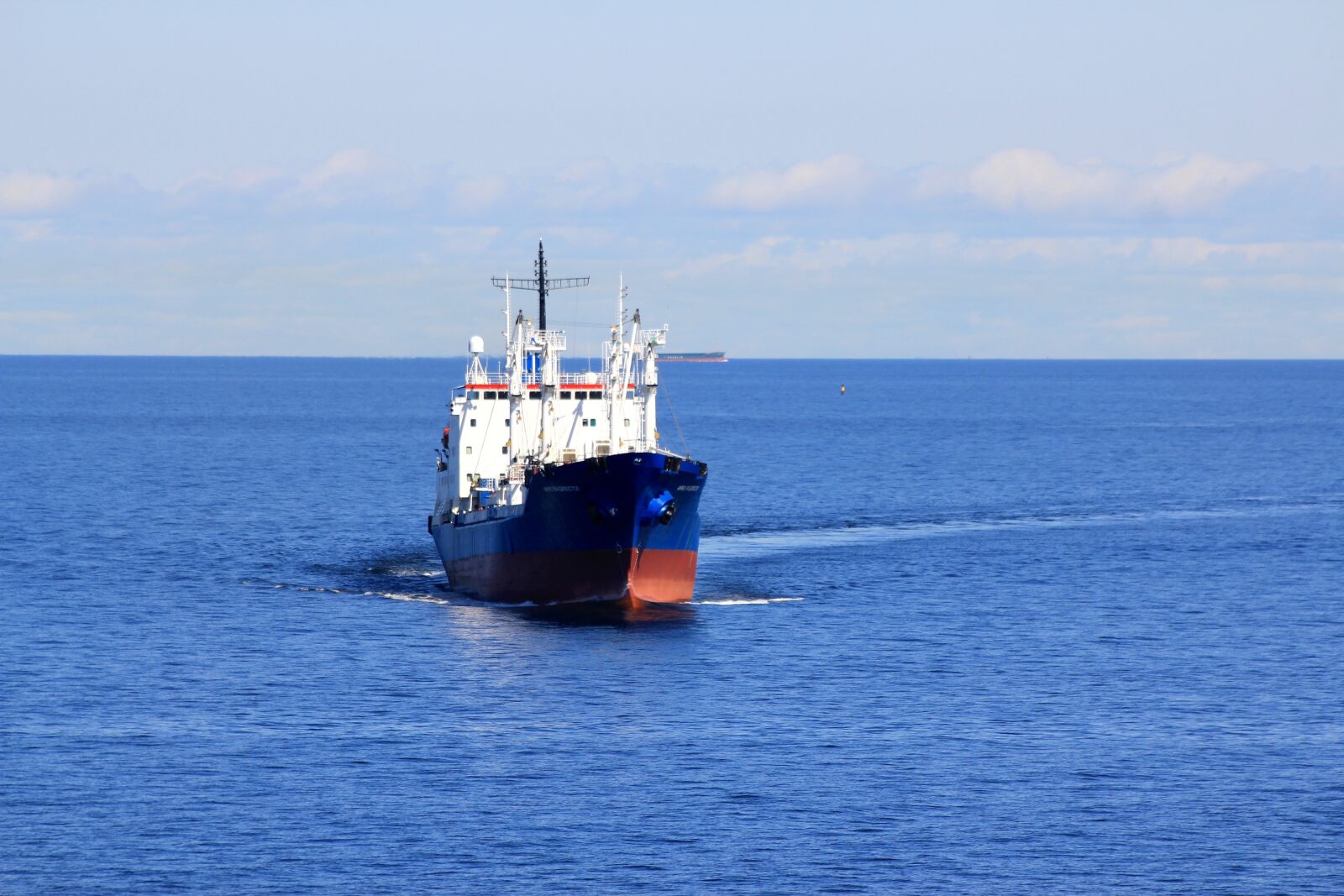 Canon EOS 550D (EOS Rebel T2i / EOS Kiss X4) sample photo. Ship, cargo ship, sea photography
