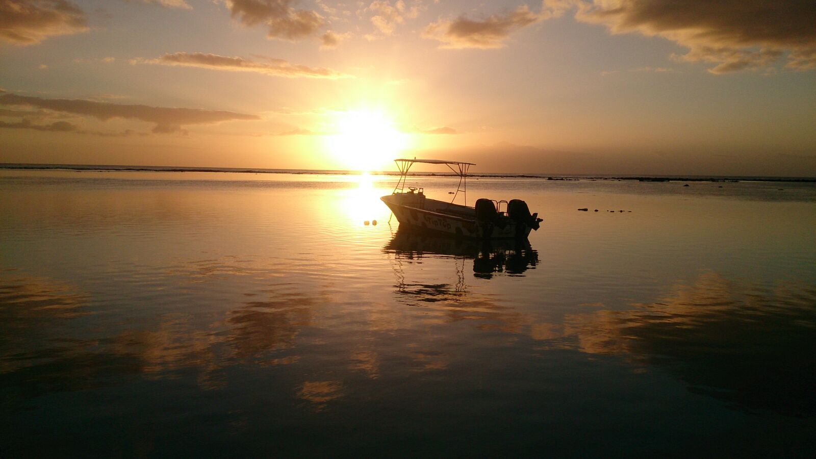 Sony Xperia Z sample photo. Sunset, sea, boat photography