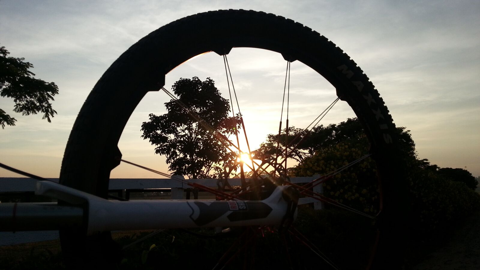 Samsung Galaxy S3 sample photo. Sunset, wheel, bike photography