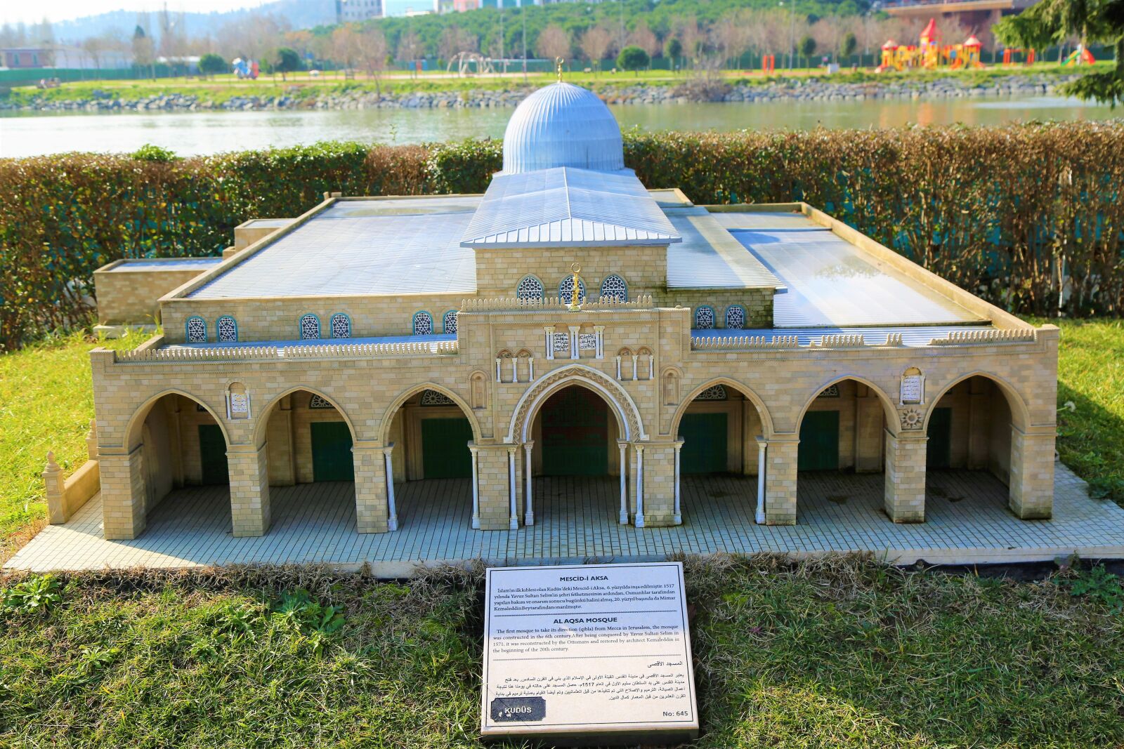 Canon EOS 5D Mark III sample photo. Miniature, building, architecture photography