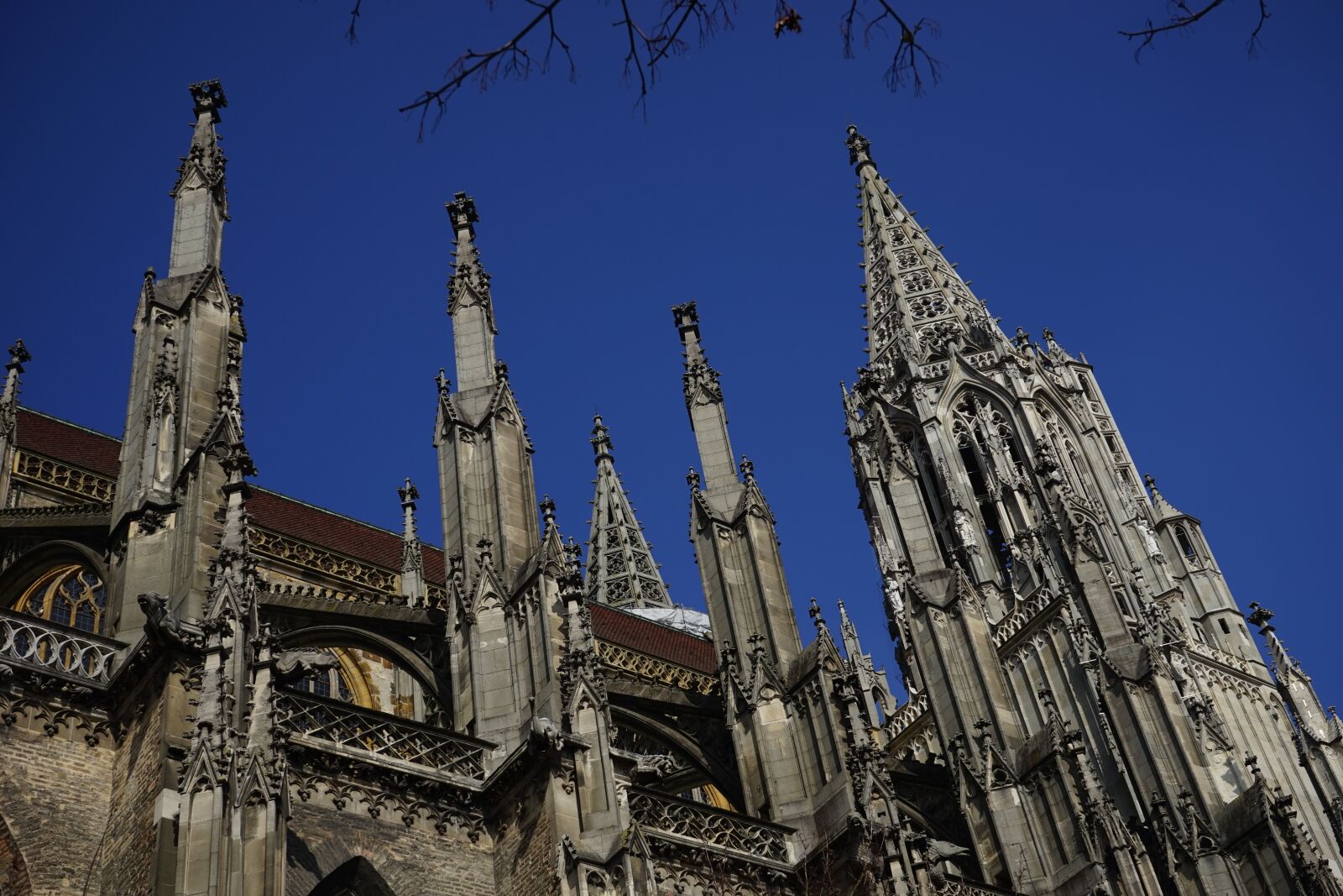 Sony a7 + Sony FE 28-70mm F3.5-5.6 OSS sample photo. Ulm cathedral, tower, page photography