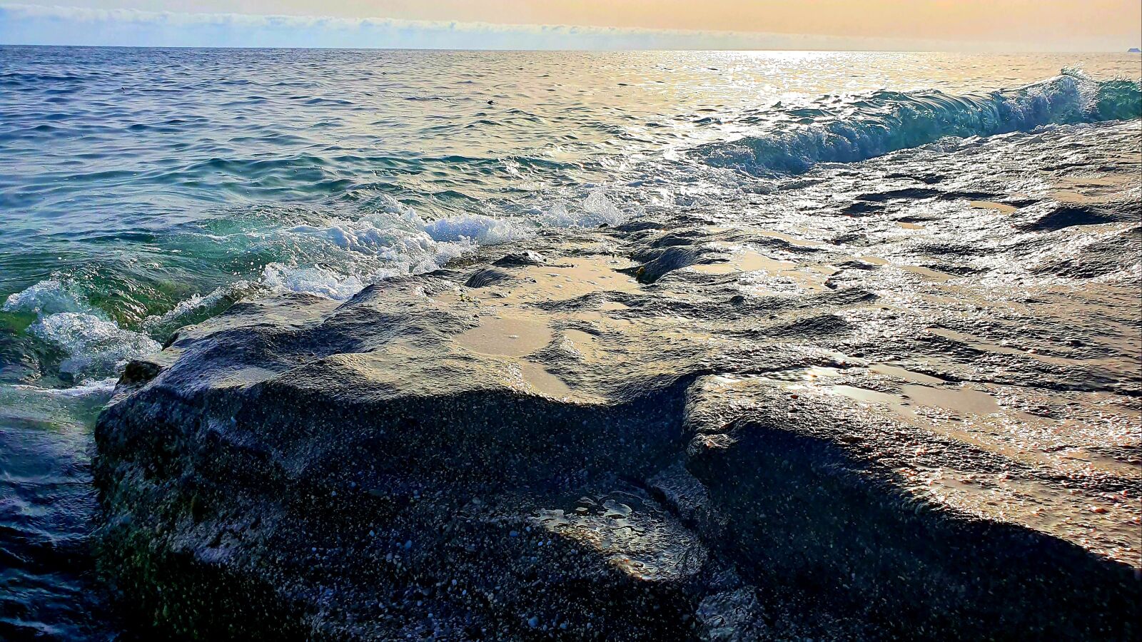 Samsung Galaxy S10e sample photo. Marine, kennedy, wave photography
