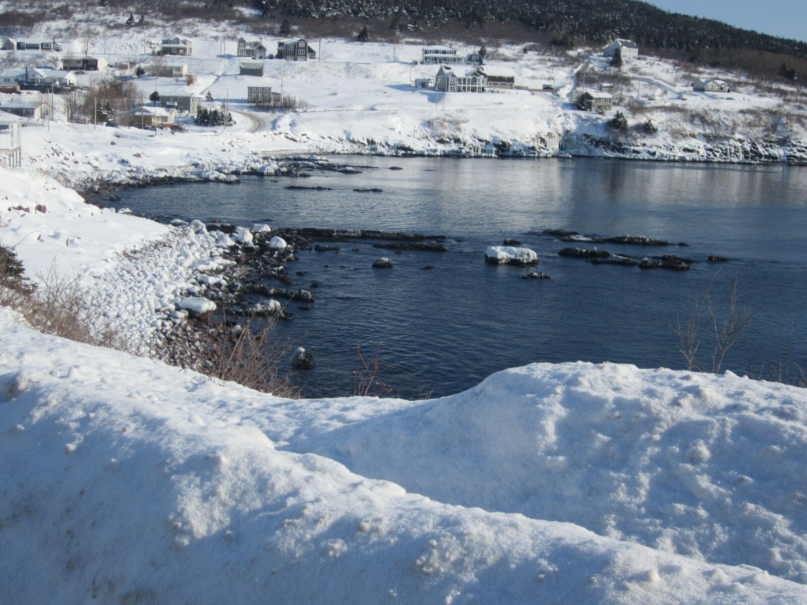 Canon PowerShot A2200 sample photo. Atlantic ocean, winter, cold photography