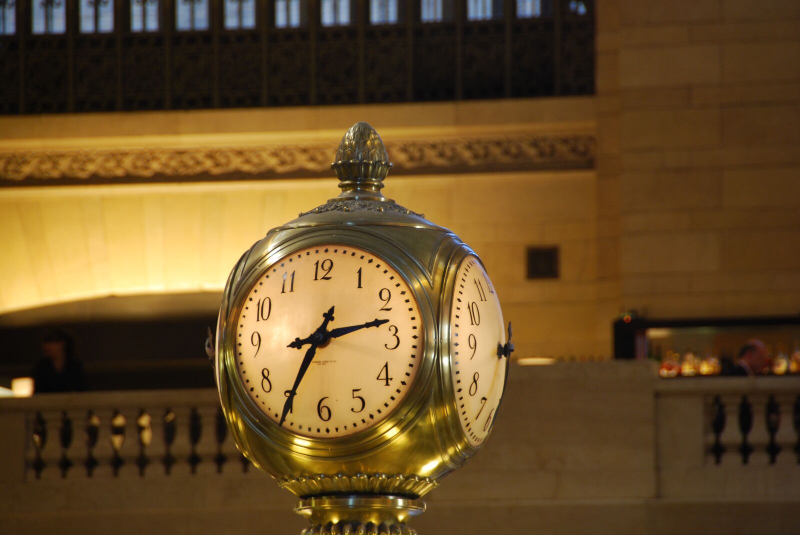 Nikon D80 sample photo. Watch, grand central station photography