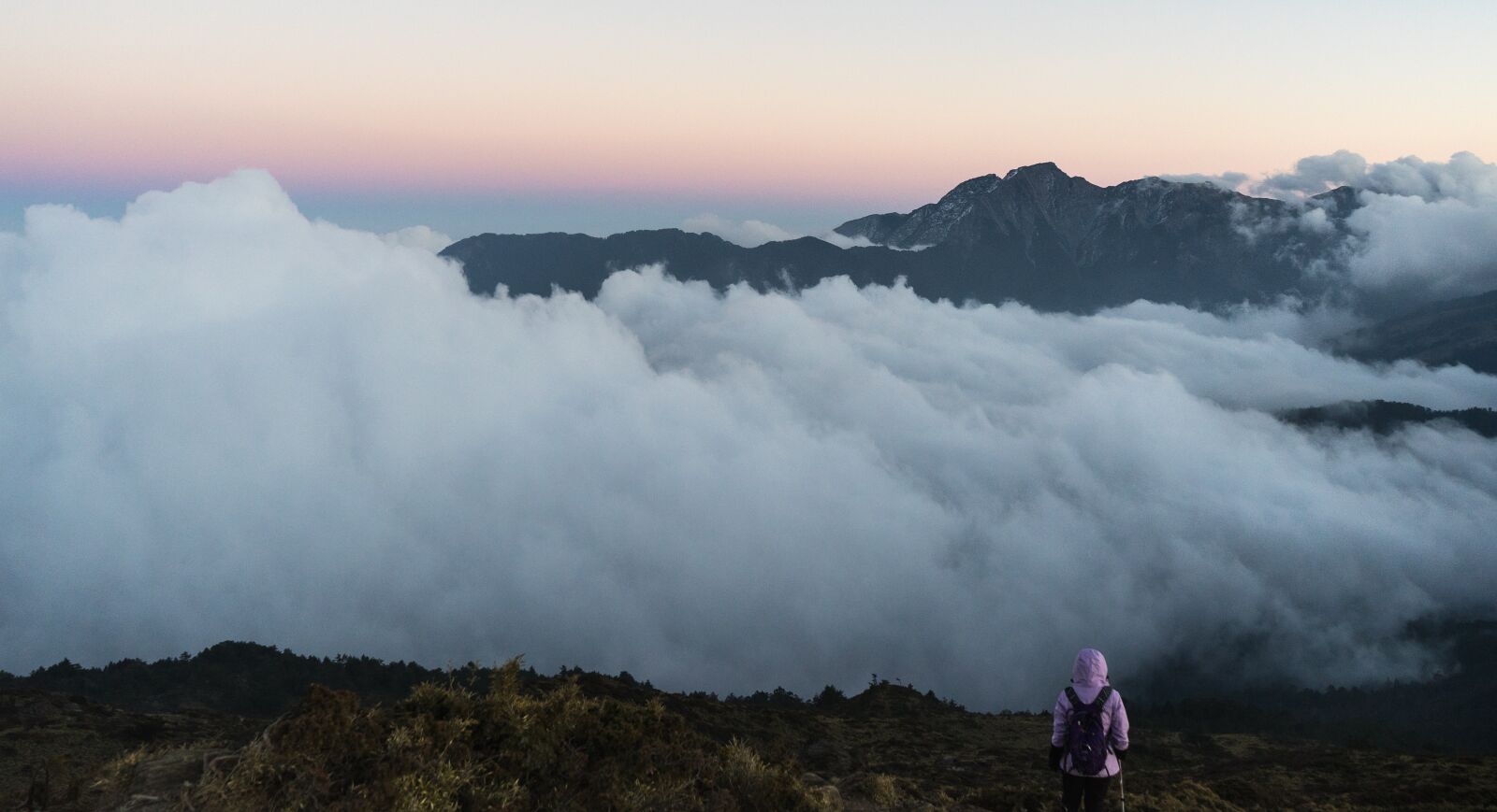Sony a7 II + Sony FE 28-70mm F3.5-5.6 OSS sample photo. Cloud, mountain, hiking photography