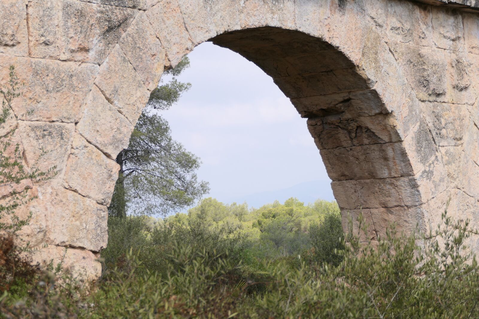 Panasonic Lumix DMC-FZ2500 (Lumix DMC-FZ2000) sample photo. Aqueduct, of, tarragona photography